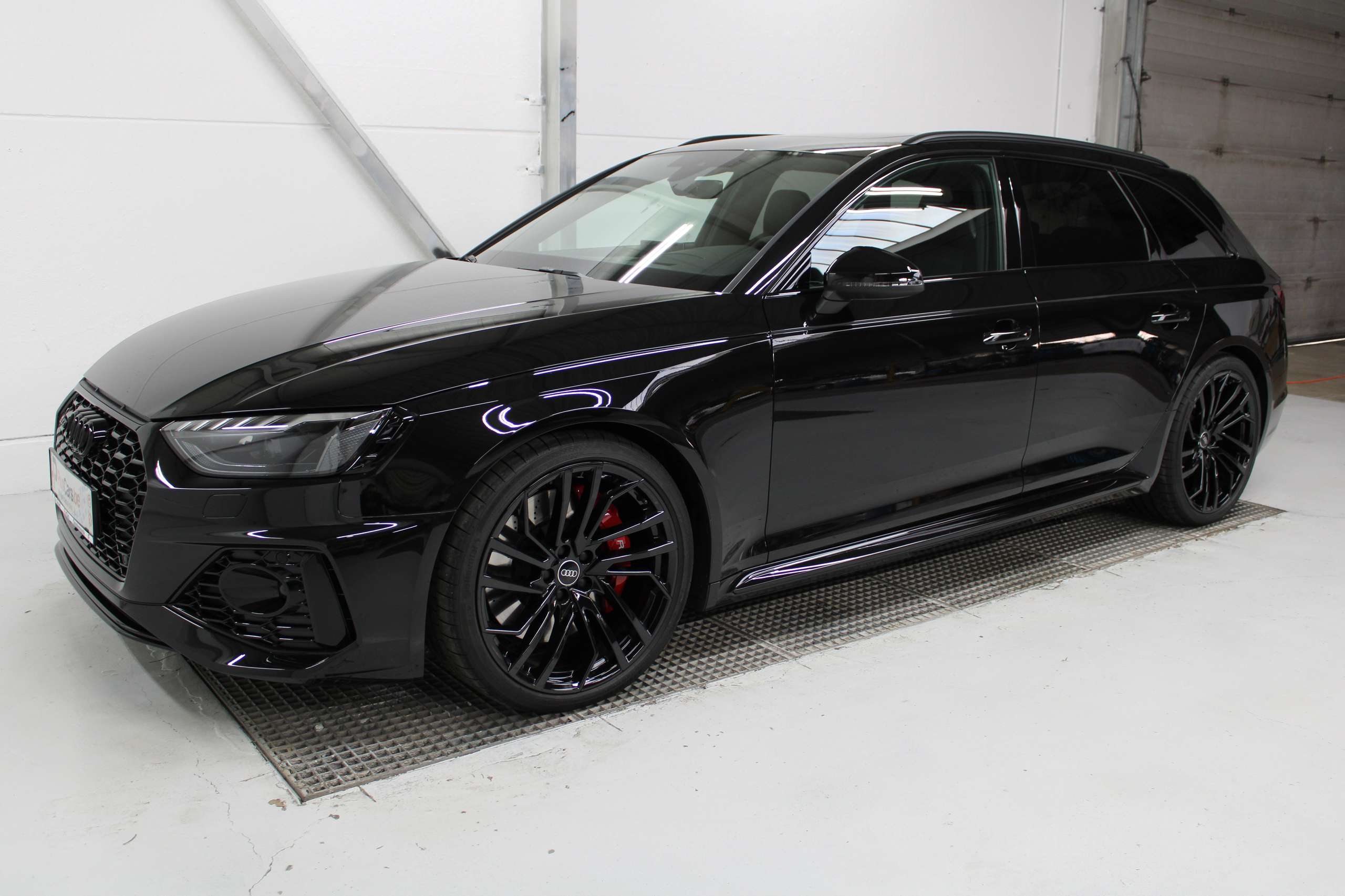 Audi - RS4