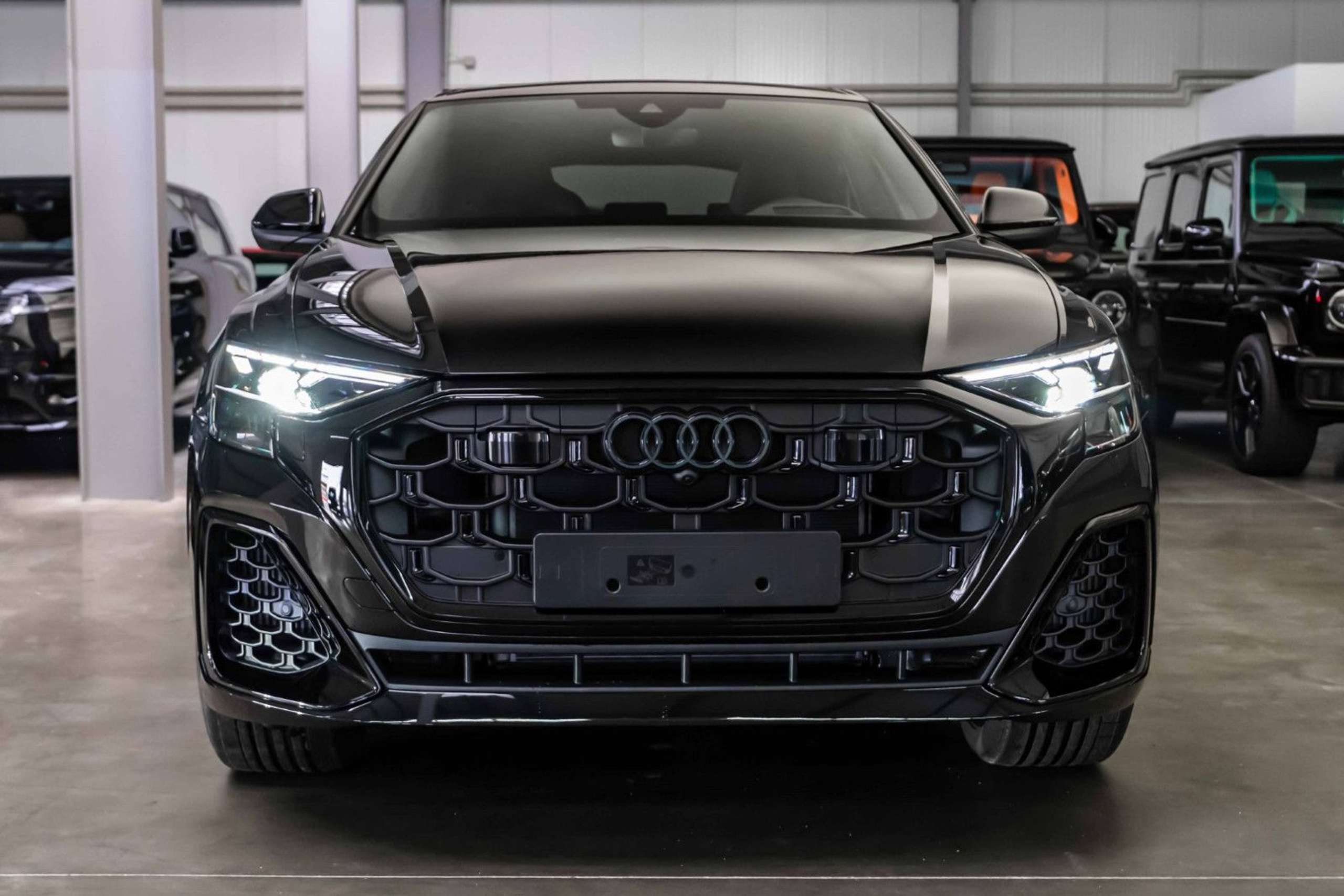 Audi - Q8