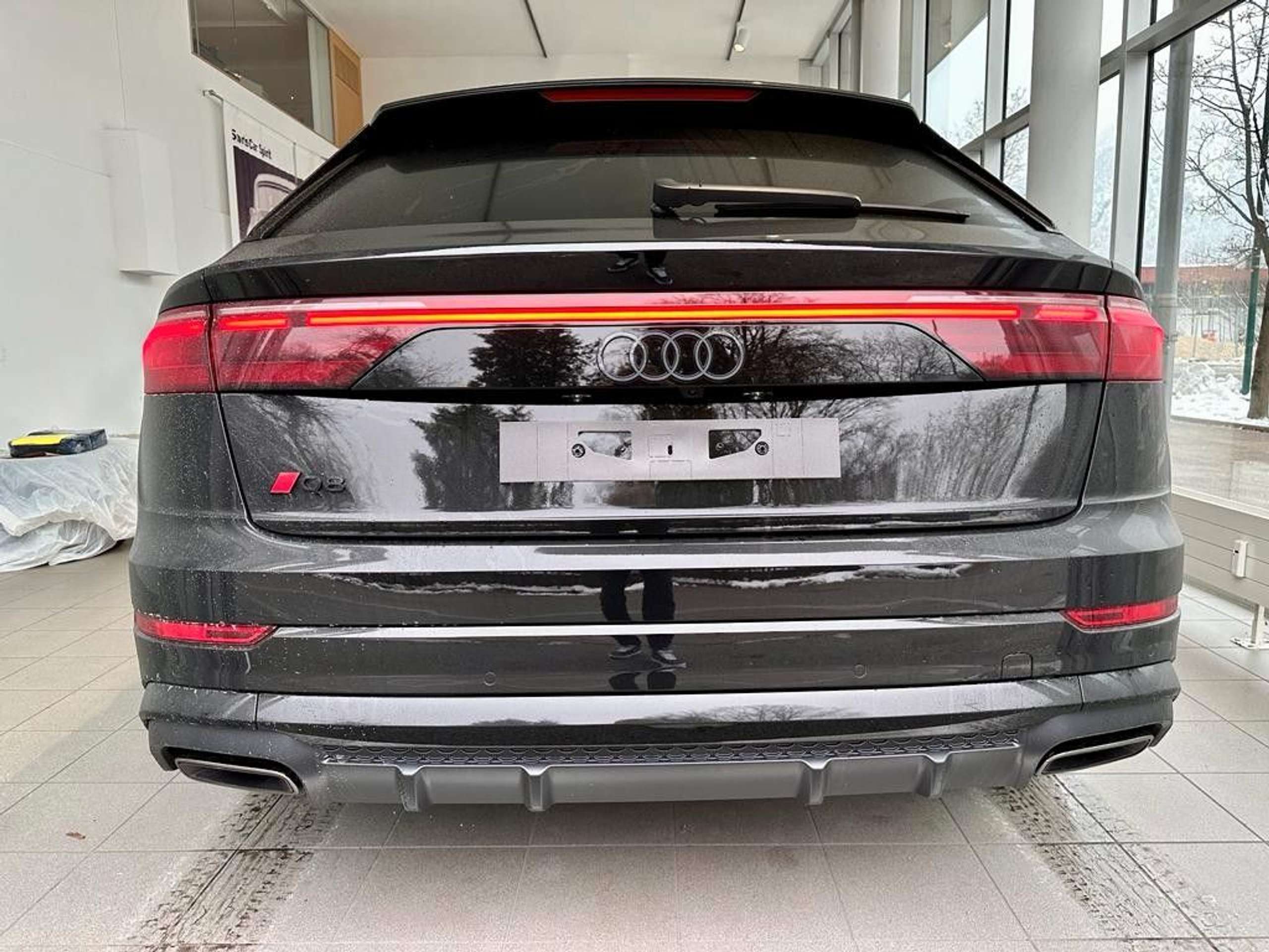 Audi - Q8