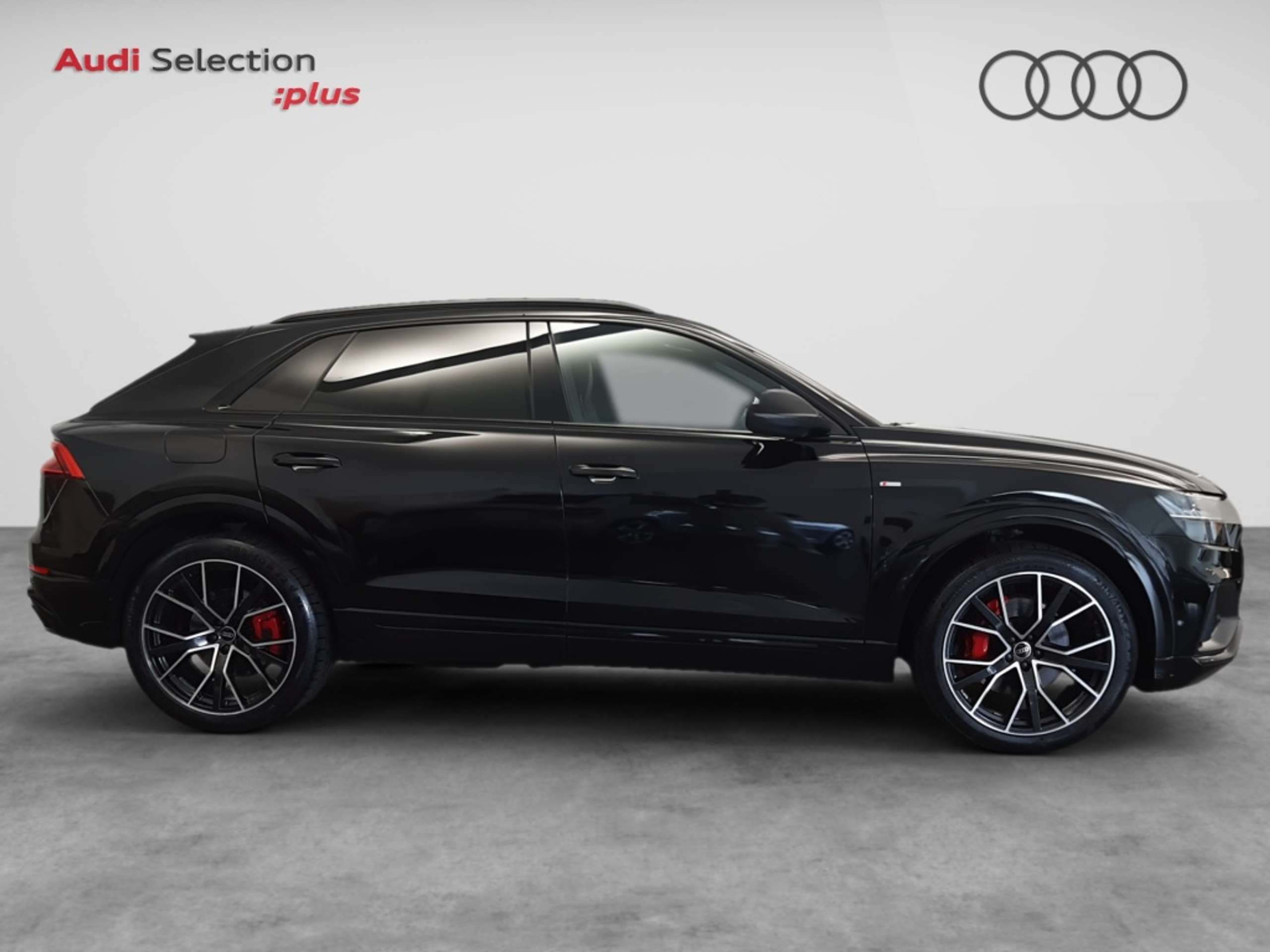 Audi - Q8