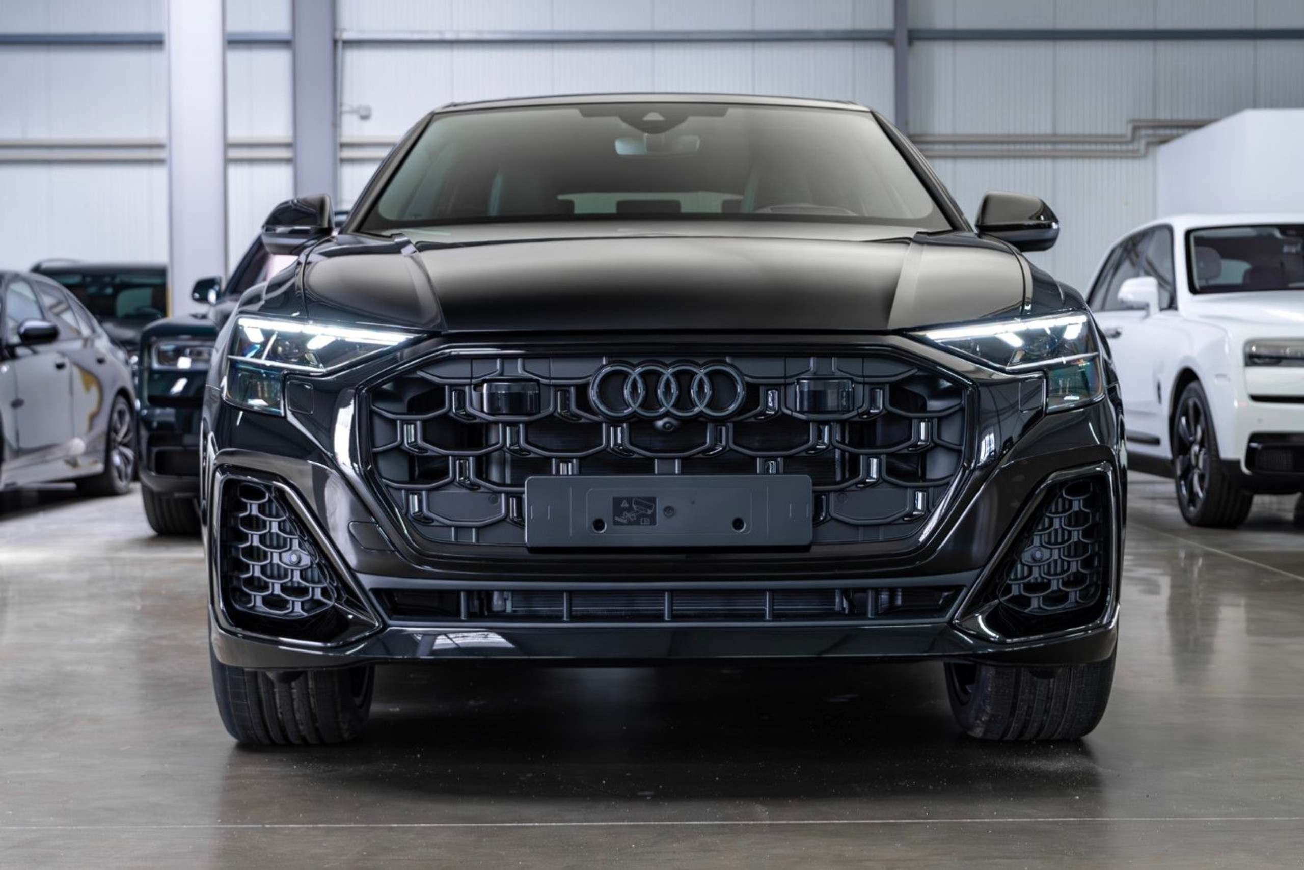 Audi - Q8