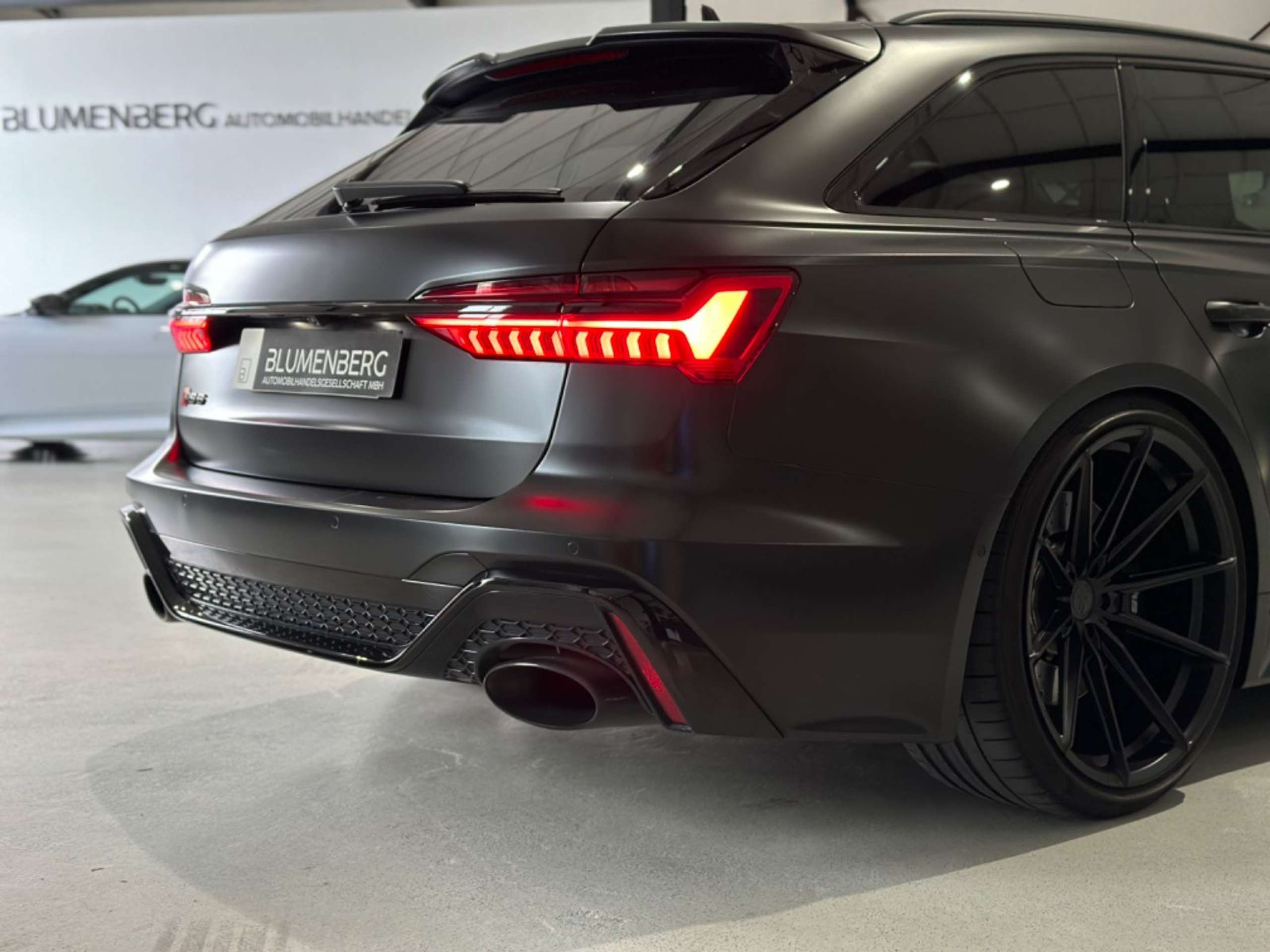 Audi - RS6