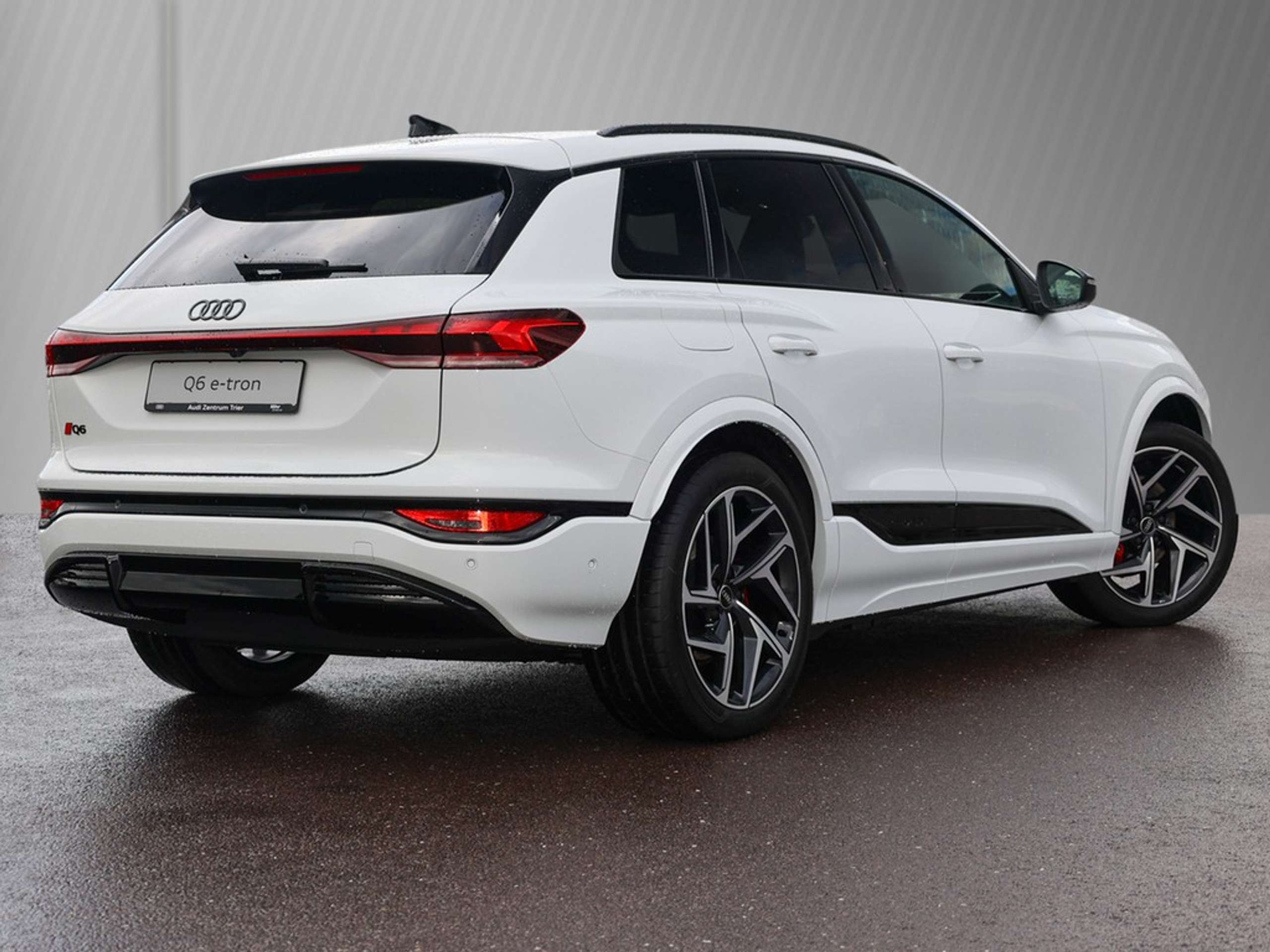 Audi - Q6