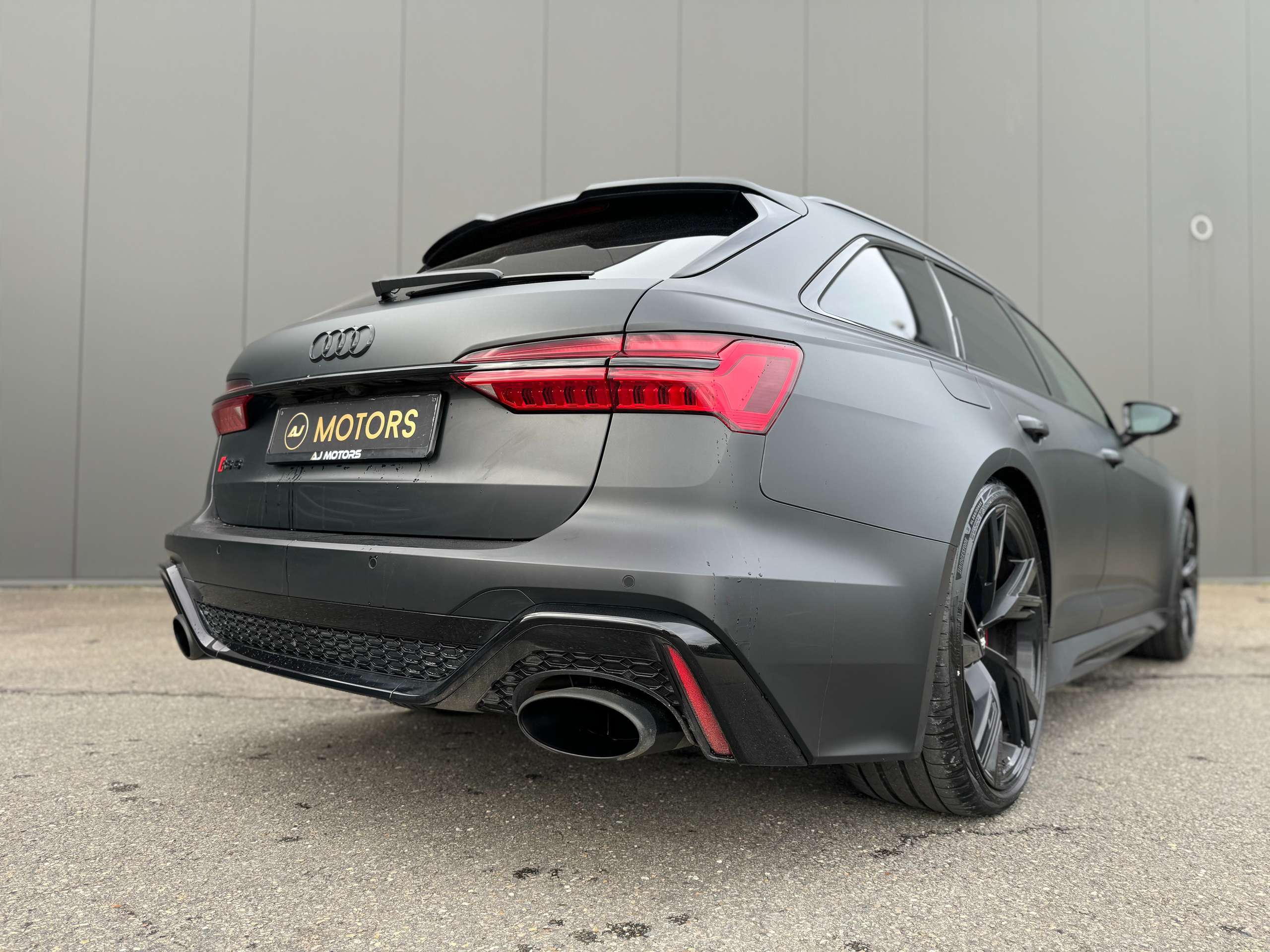 Audi - RS6