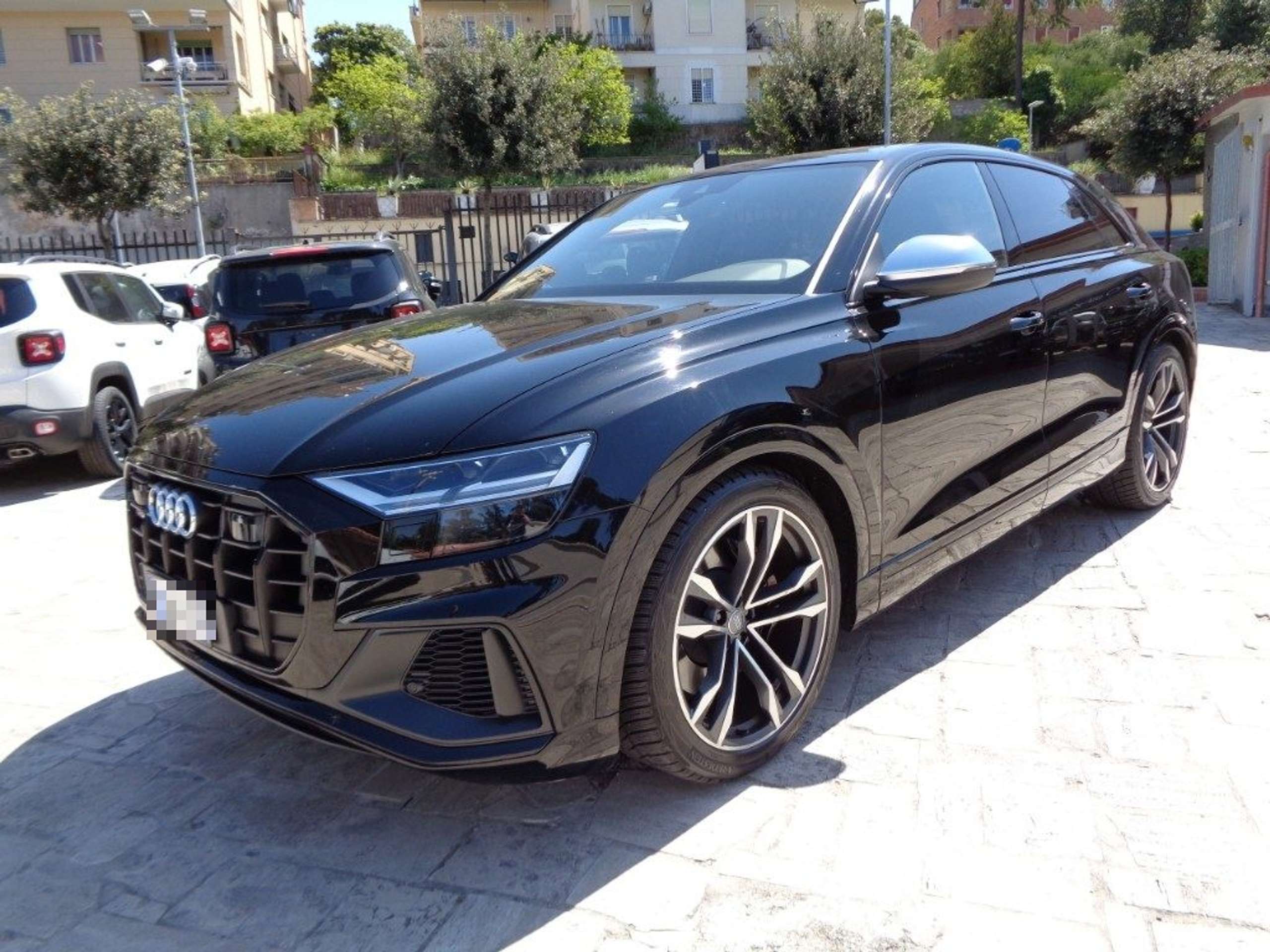 Audi - SQ8