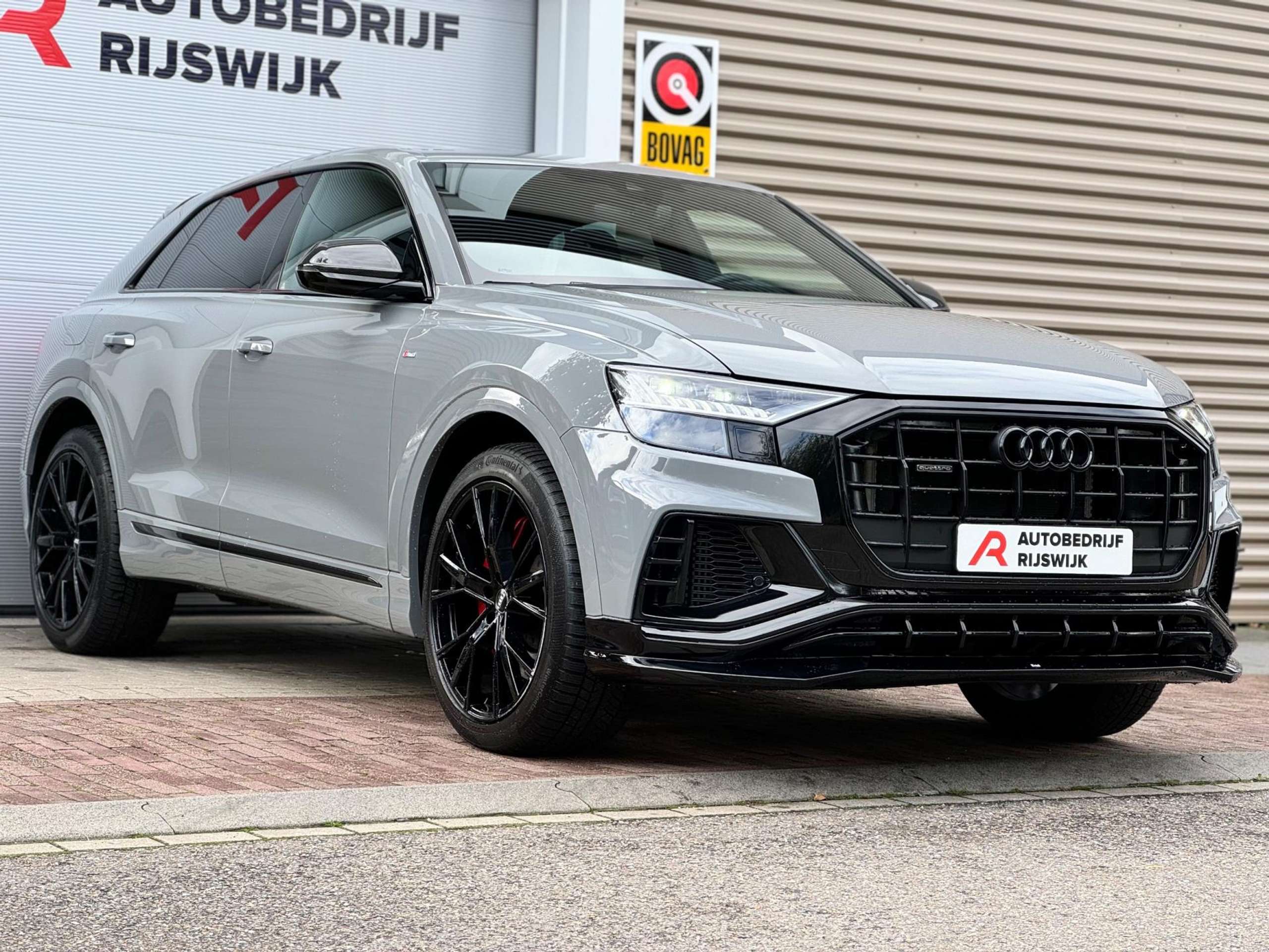 Audi - Q8