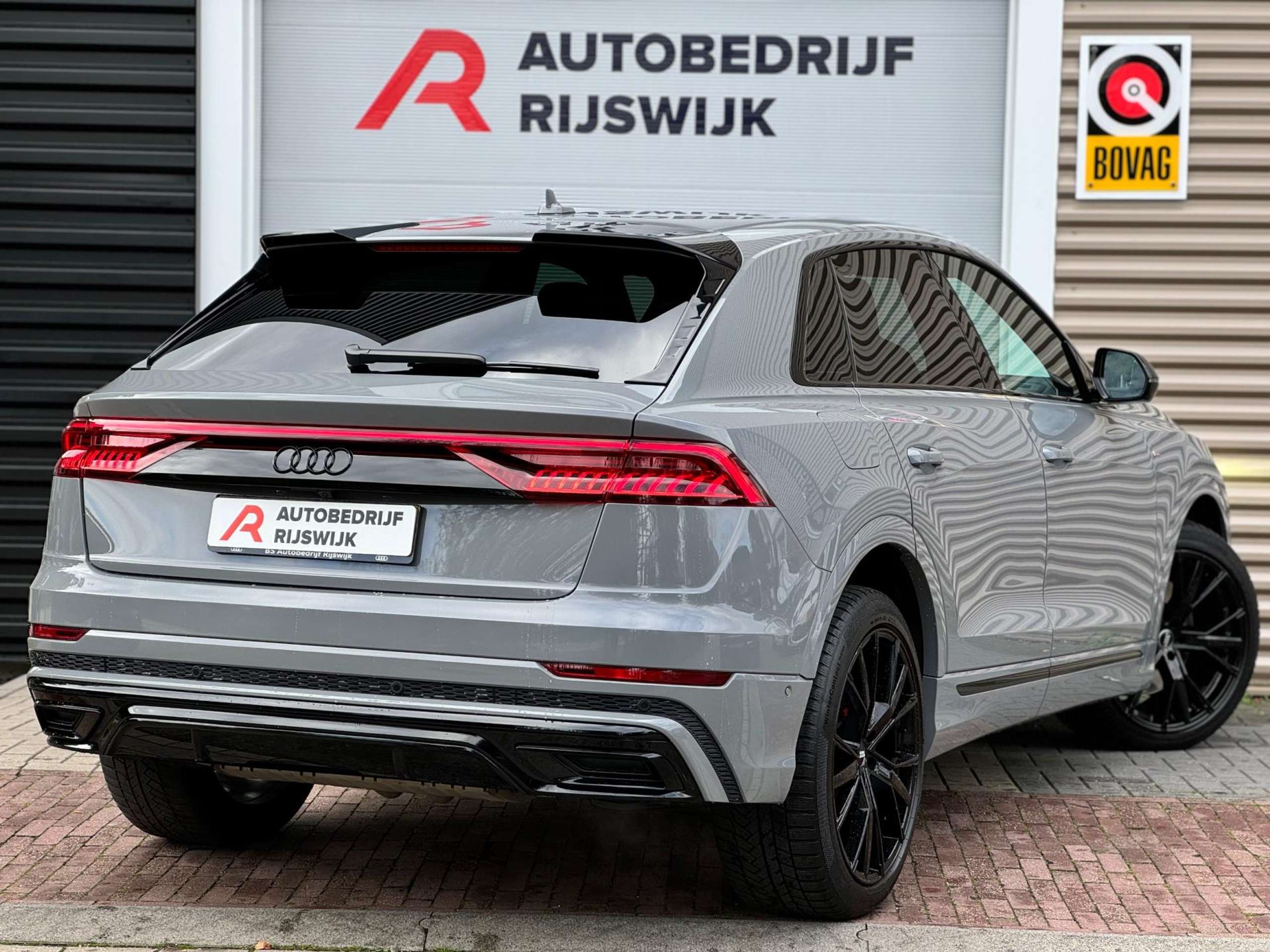 Audi - Q8