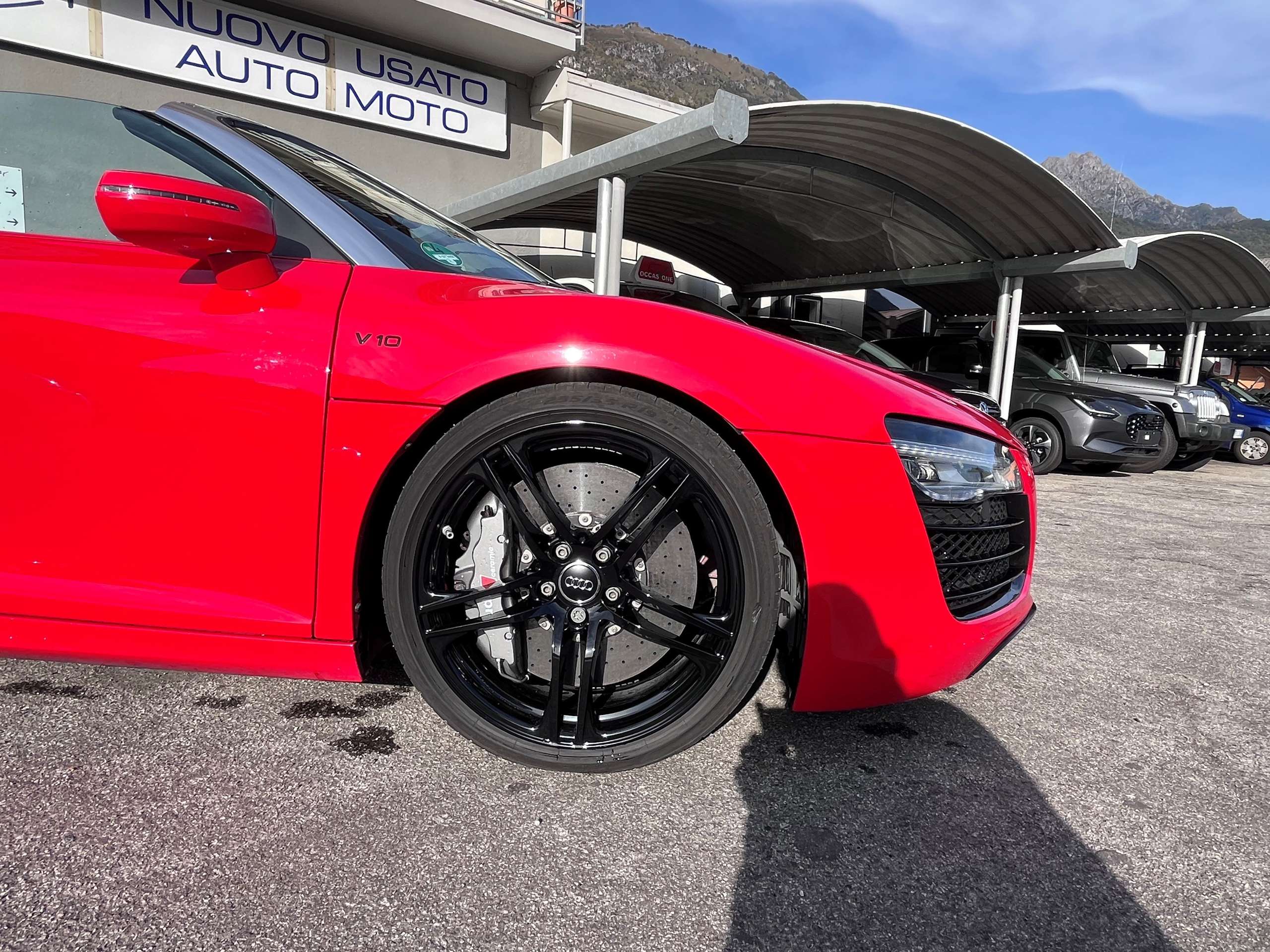 Audi - R8