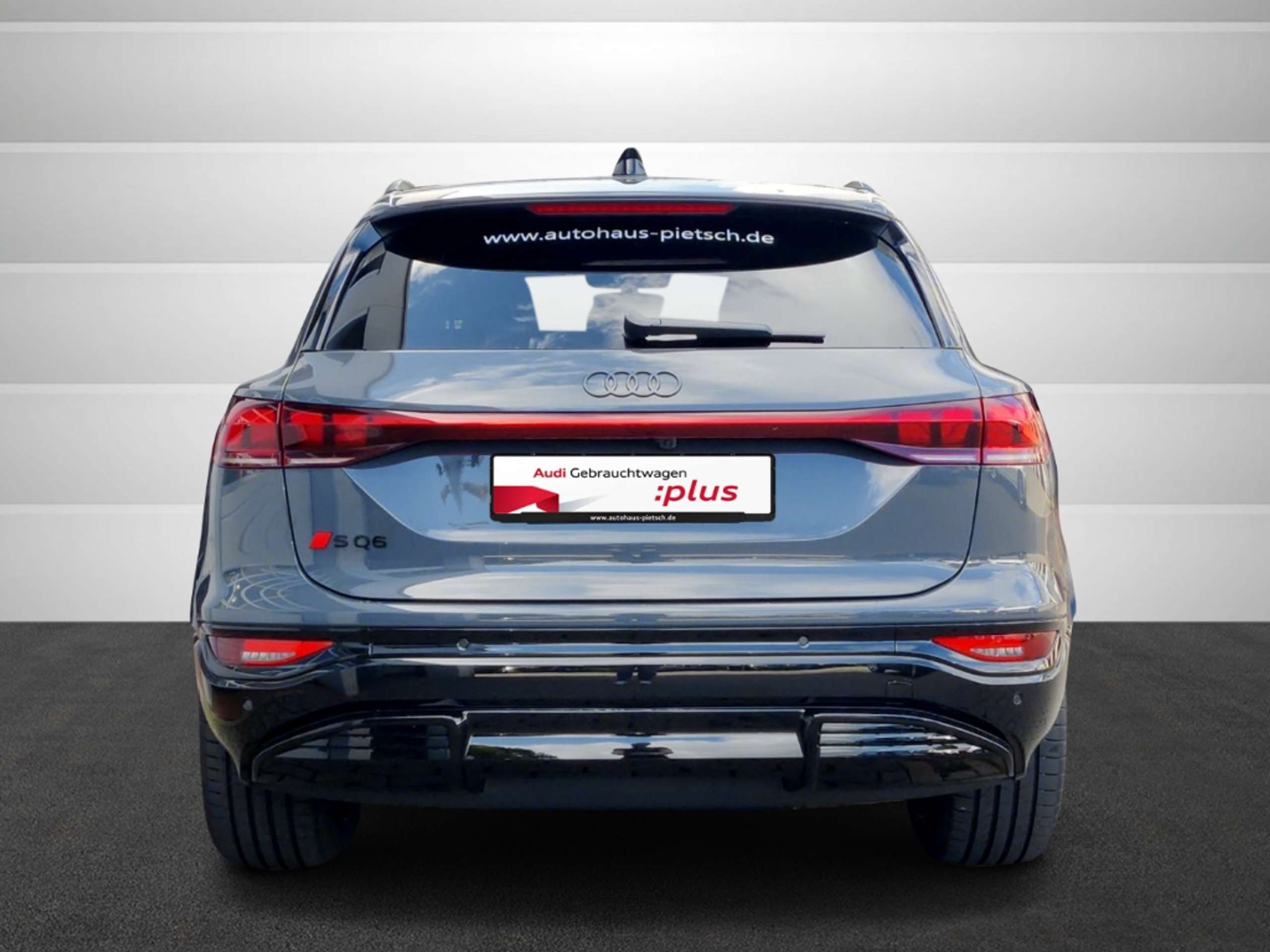 Audi - SQ6