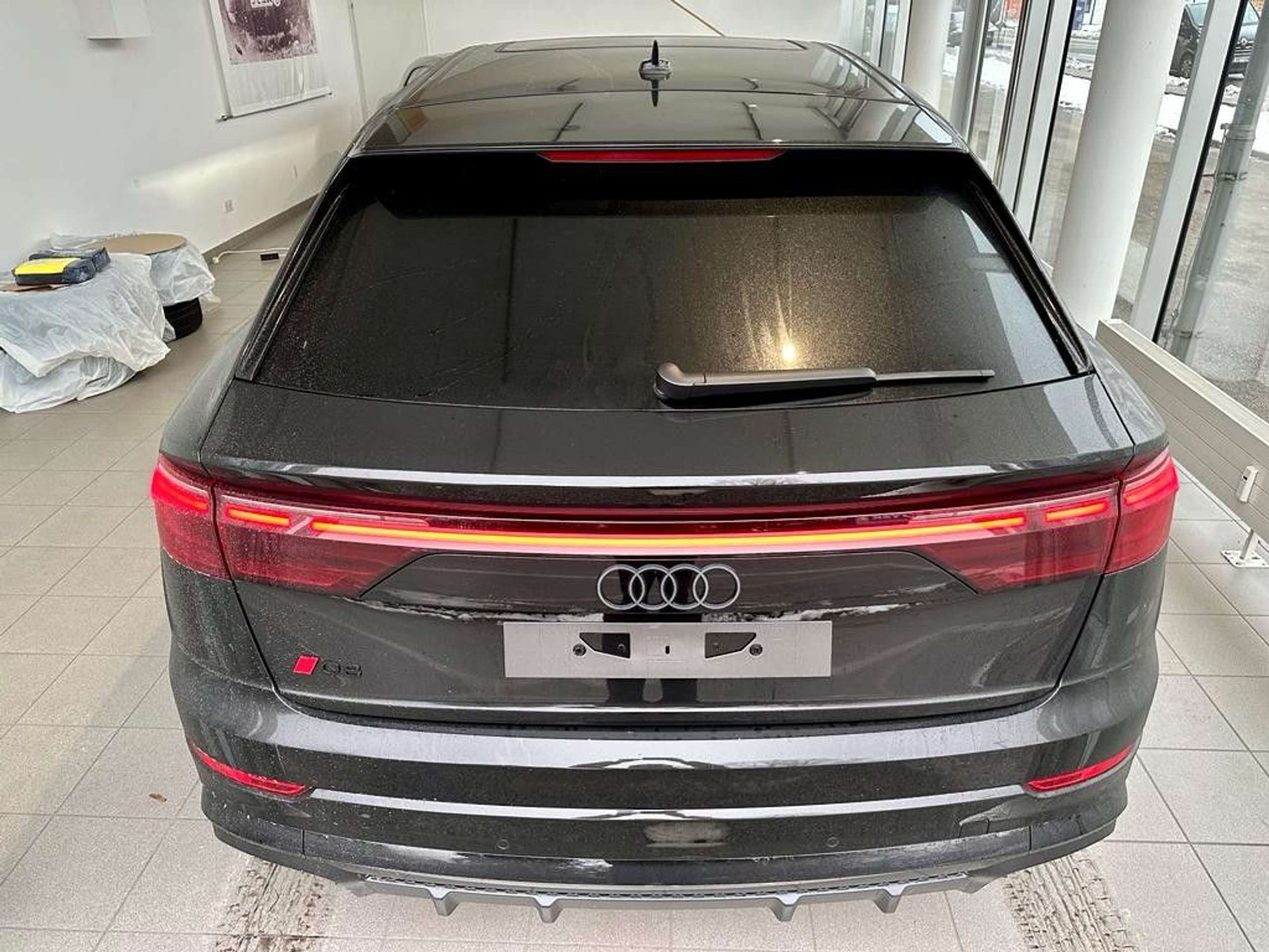 Audi - Q8