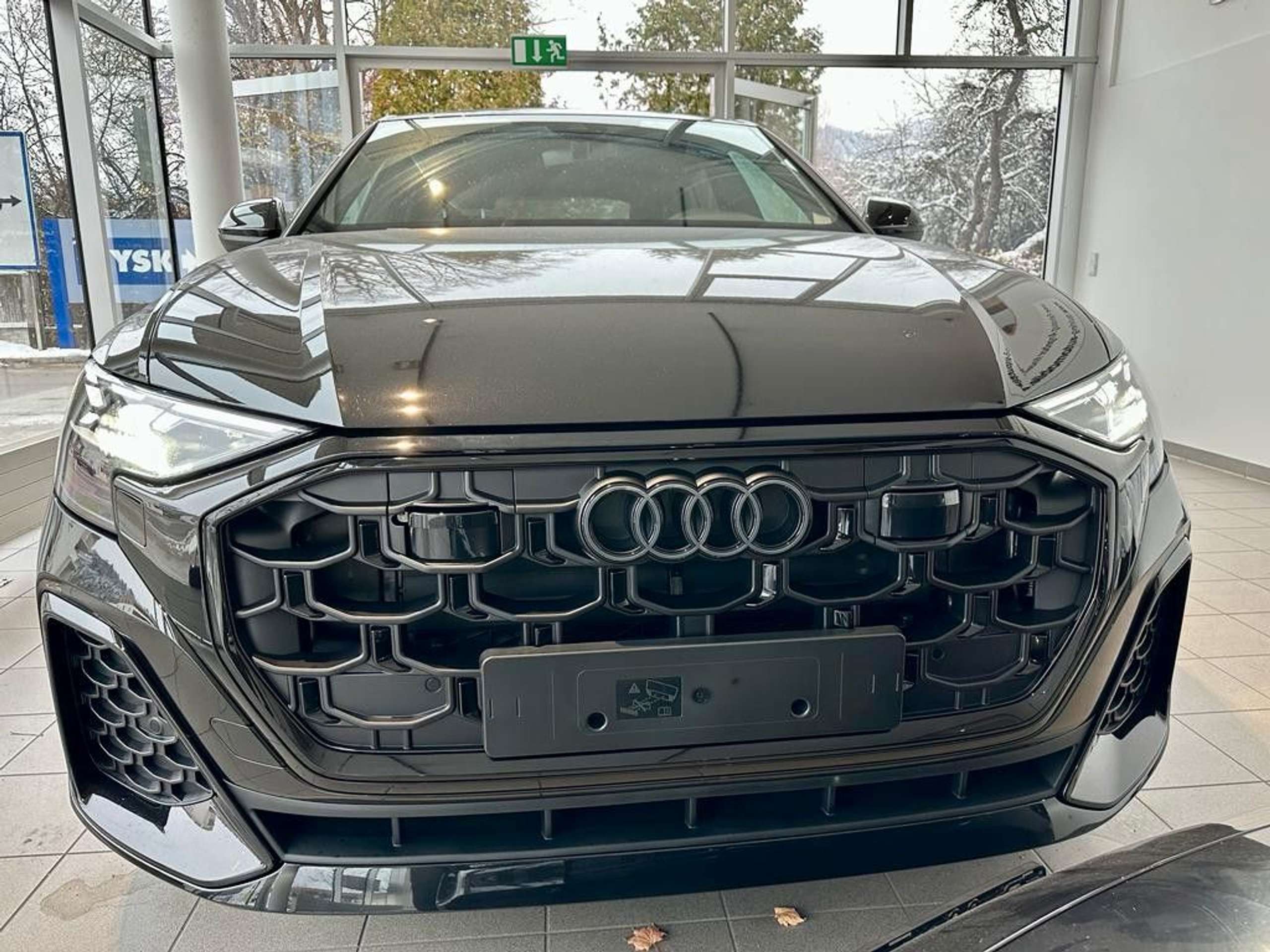 Audi - Q8