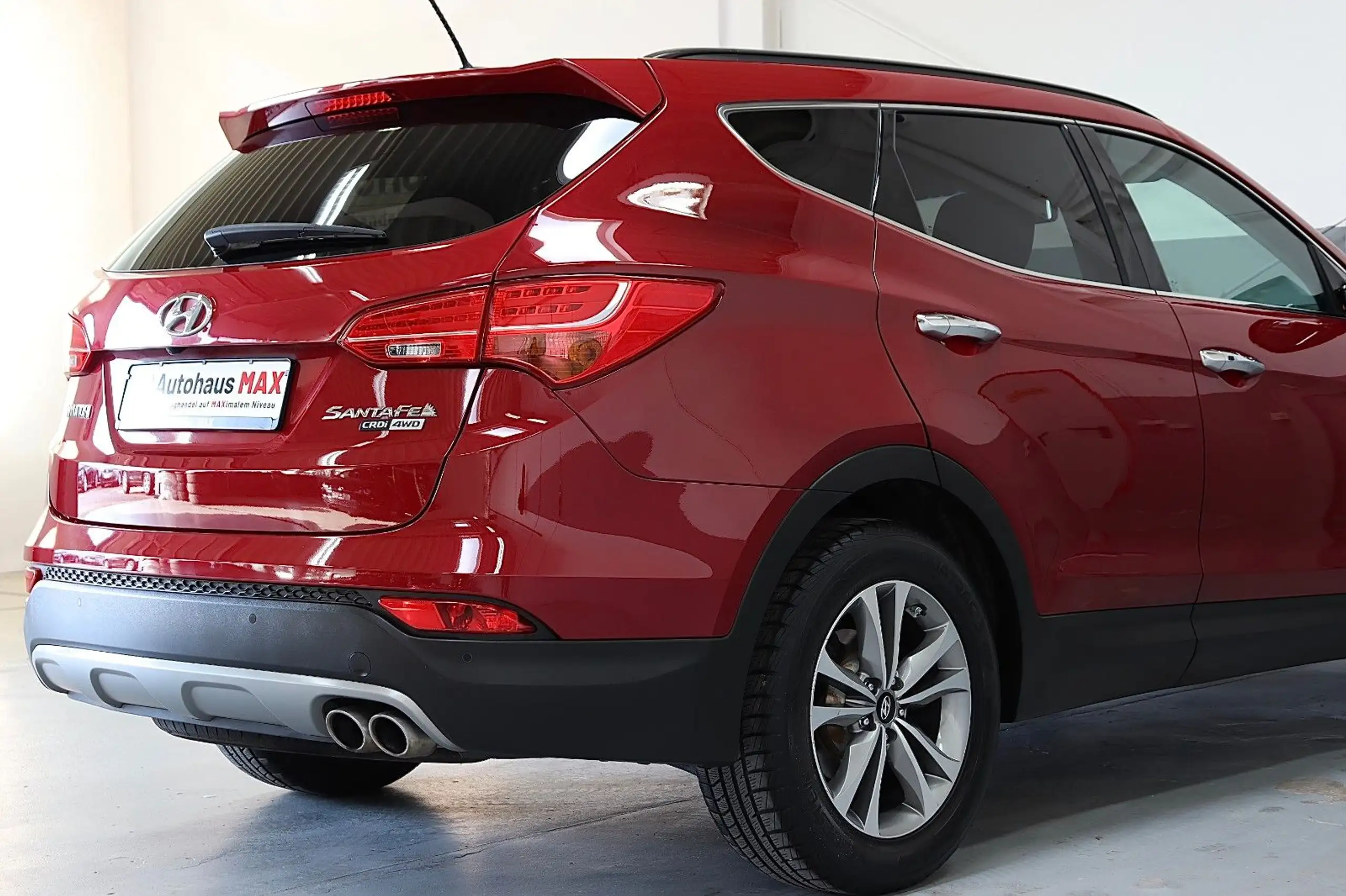 Hyundai - SANTA FE