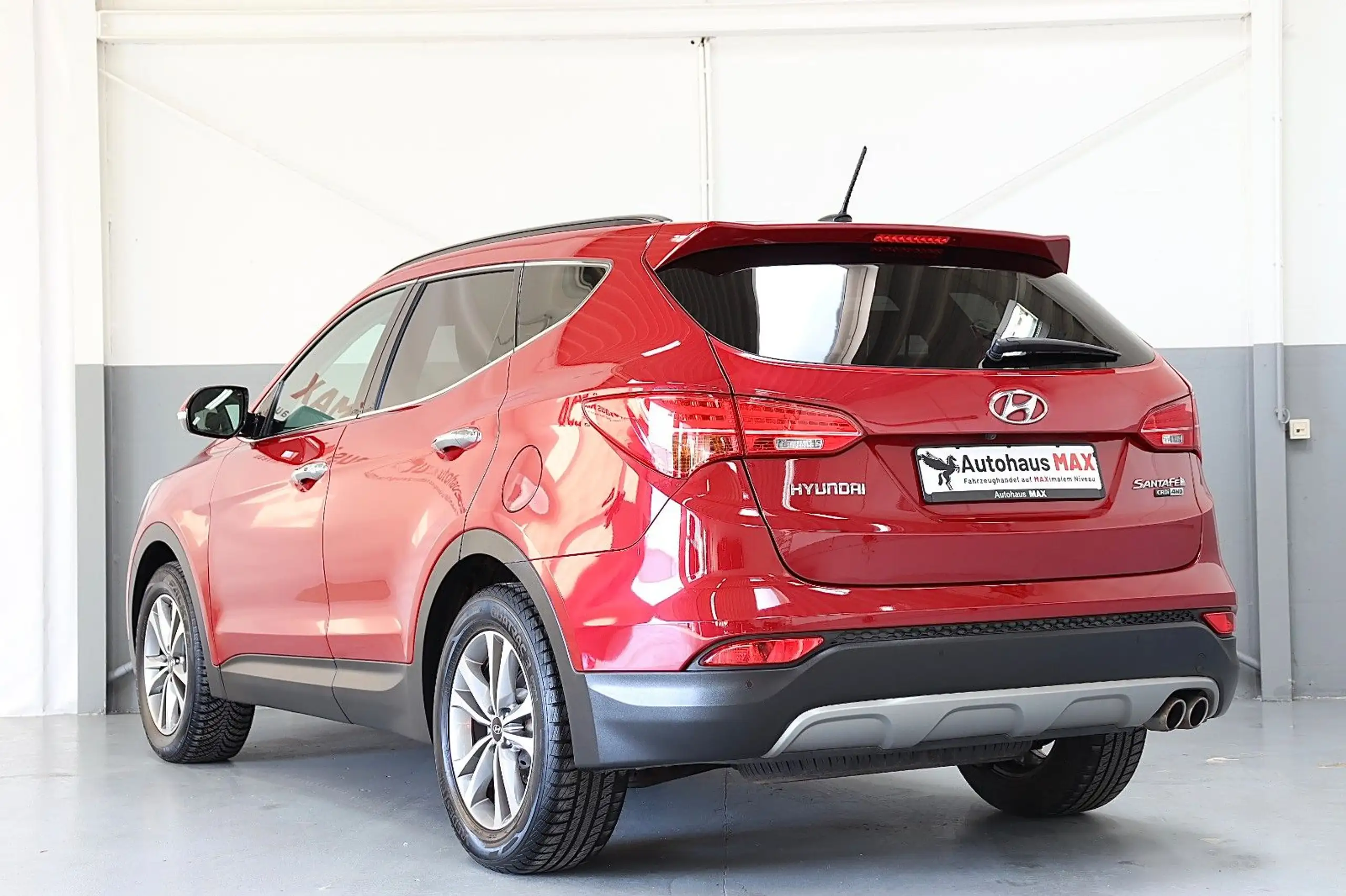 Hyundai - SANTA FE