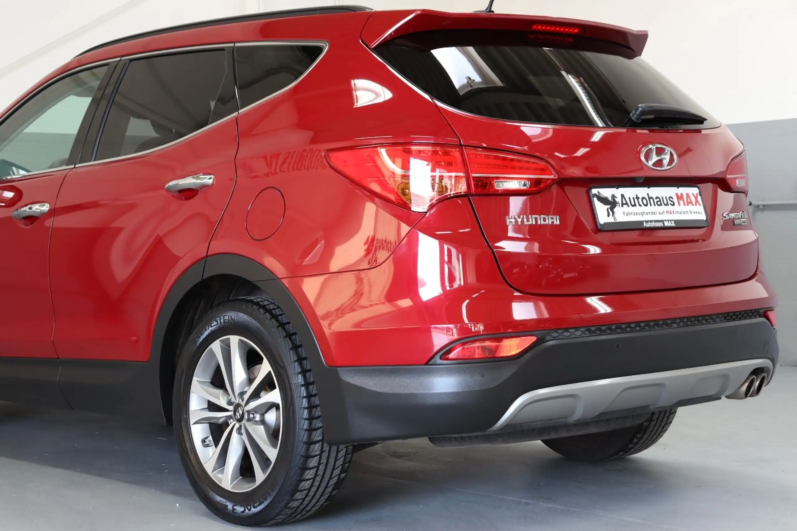 Hyundai - SANTA FE