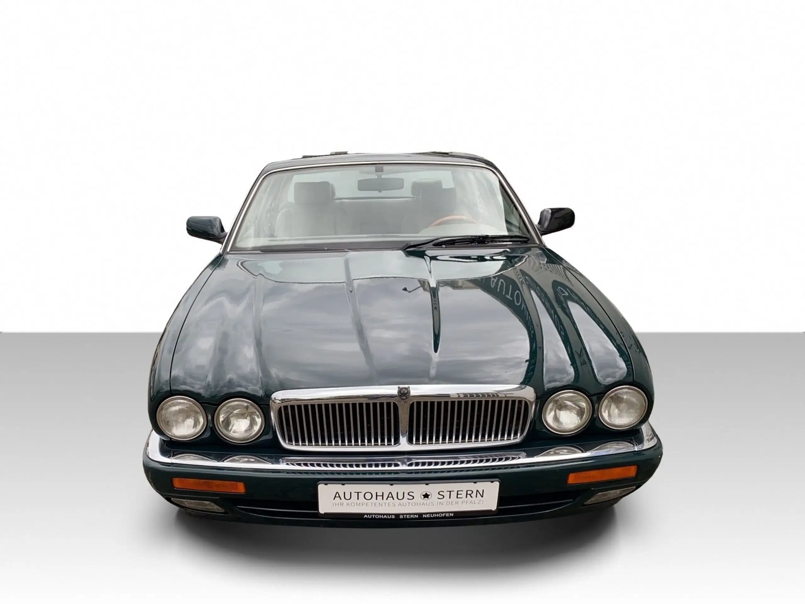 Jaguar - XJ6