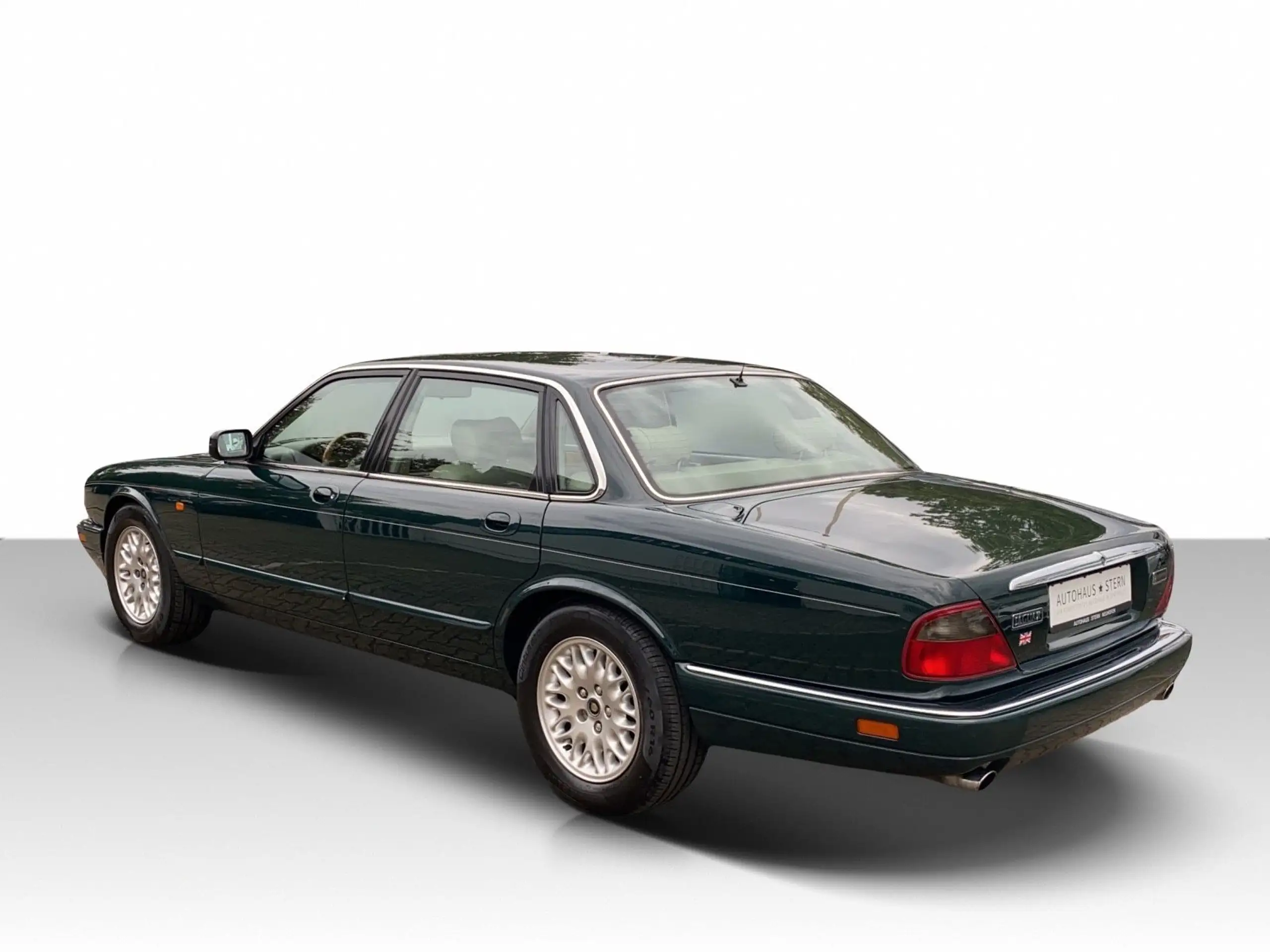 Jaguar - XJ6