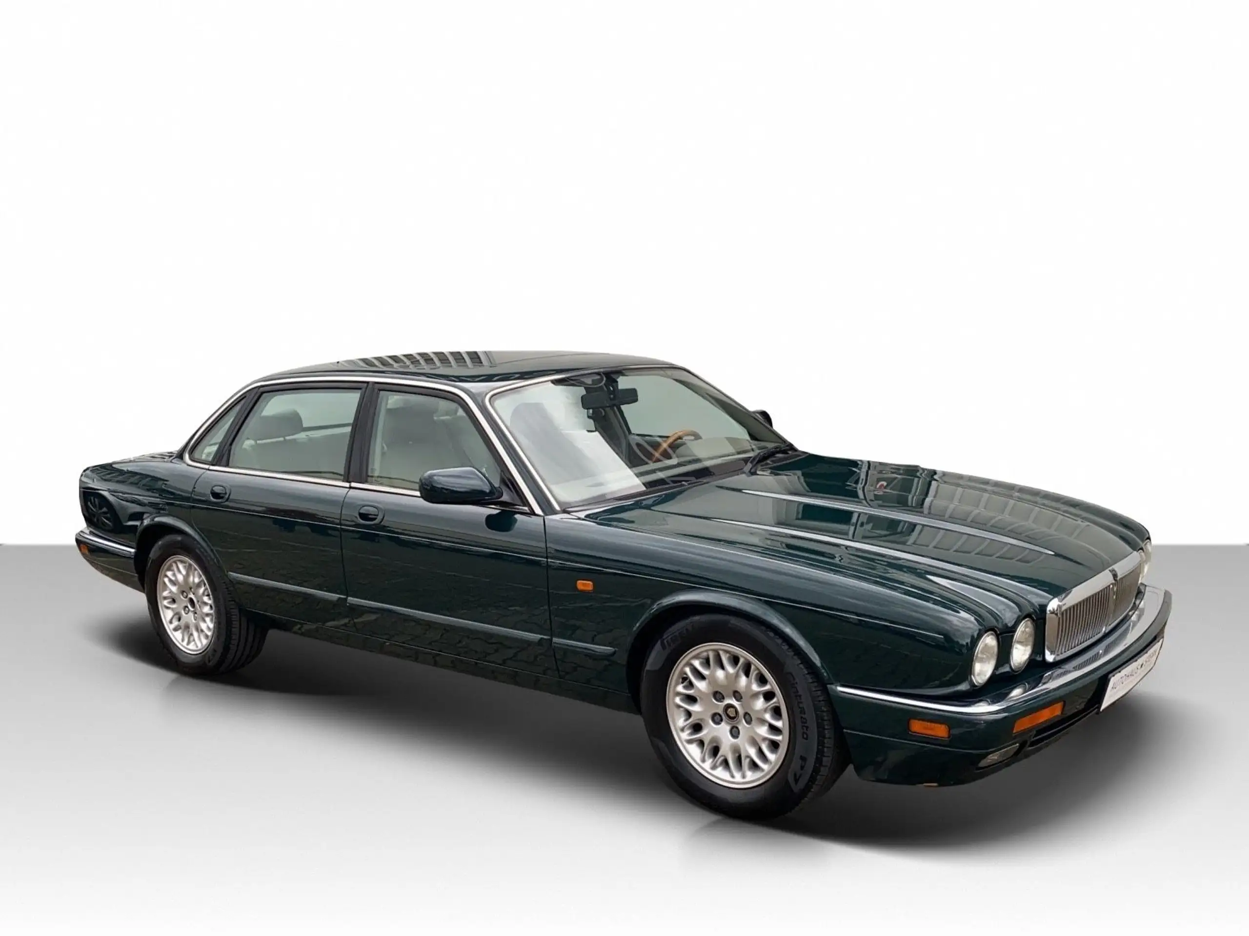 Jaguar - XJ6