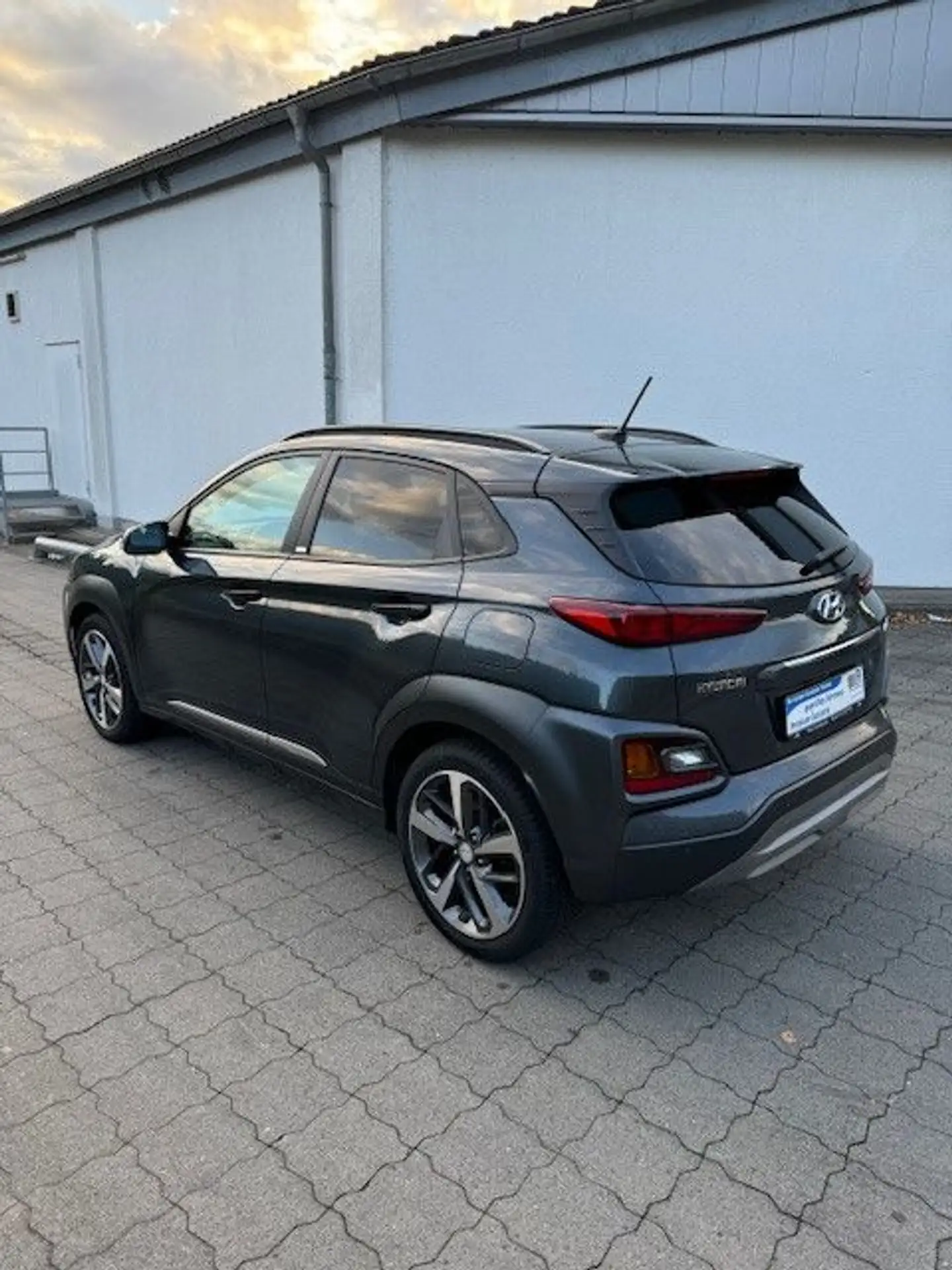 Hyundai - KONA