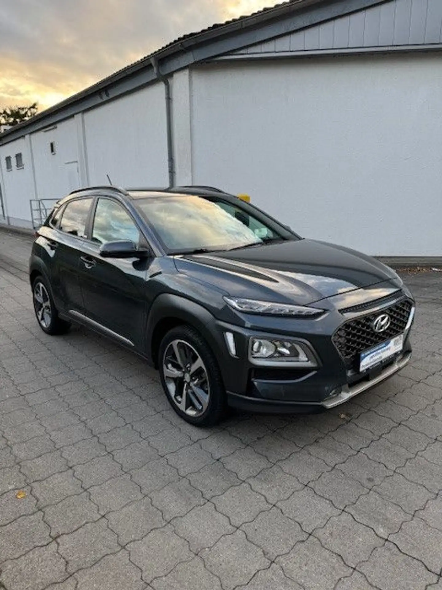 Hyundai - KONA