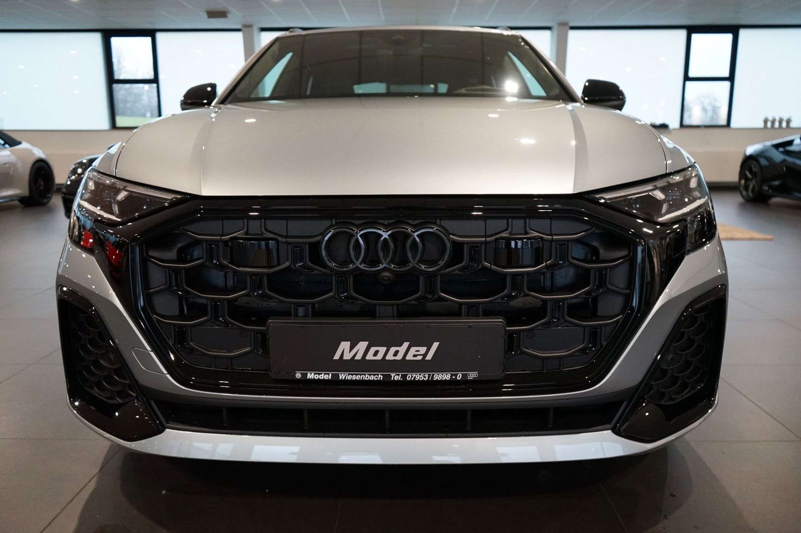 Audi - Q8