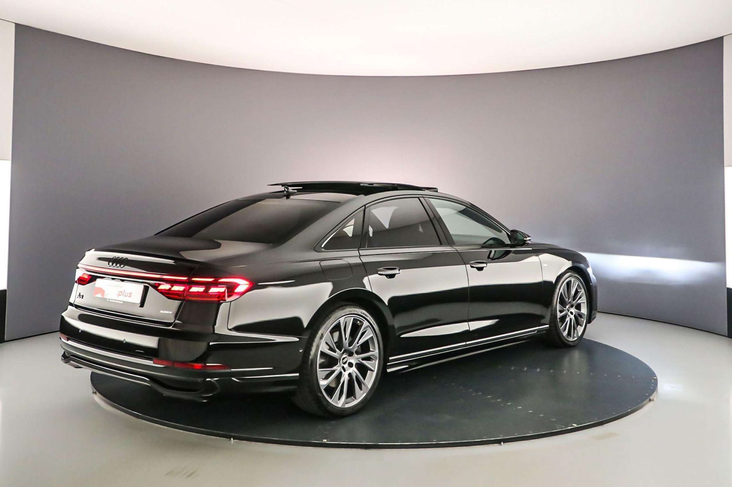 Audi - A8