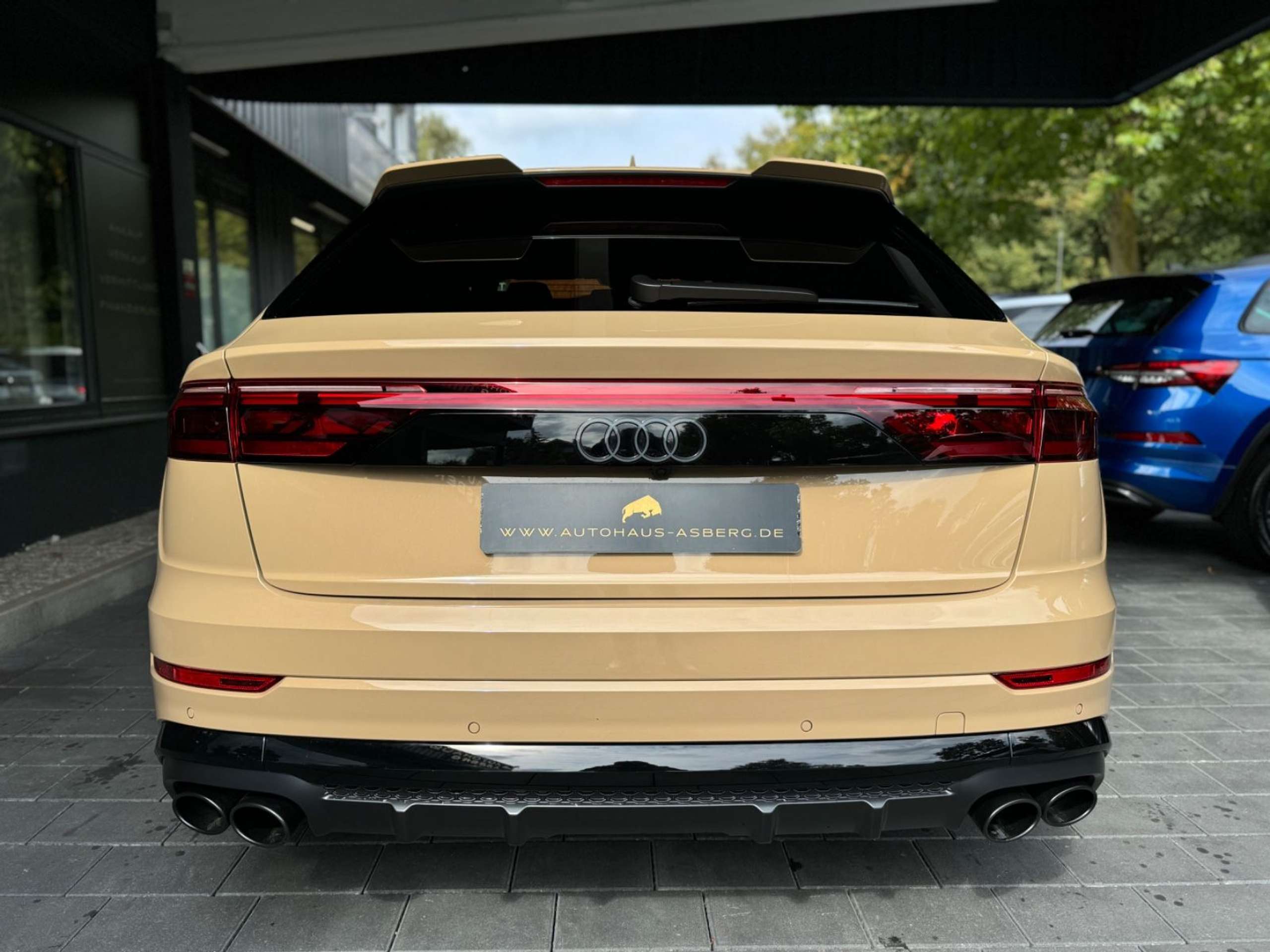 Audi - Q8