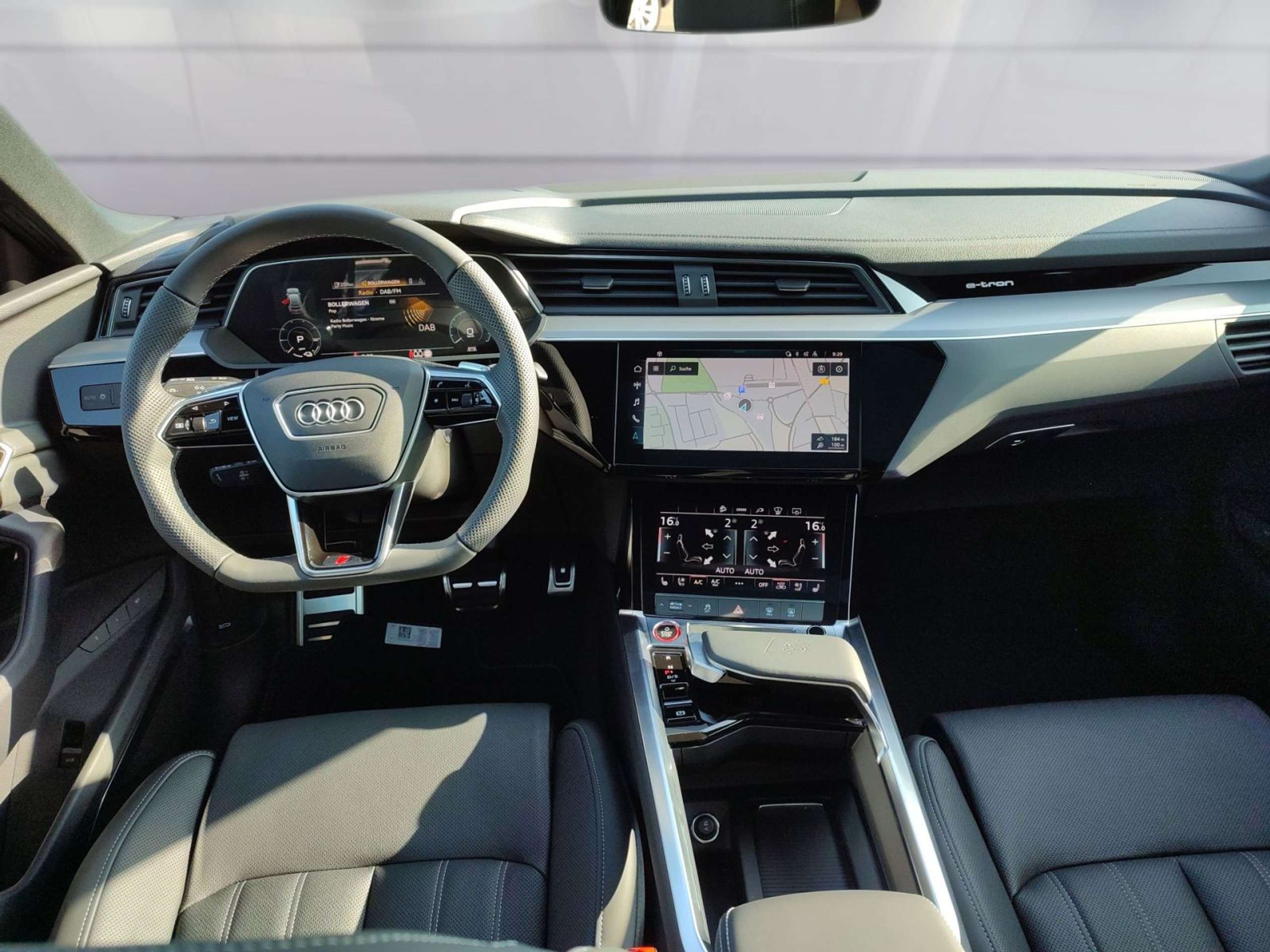 Audi - Q8