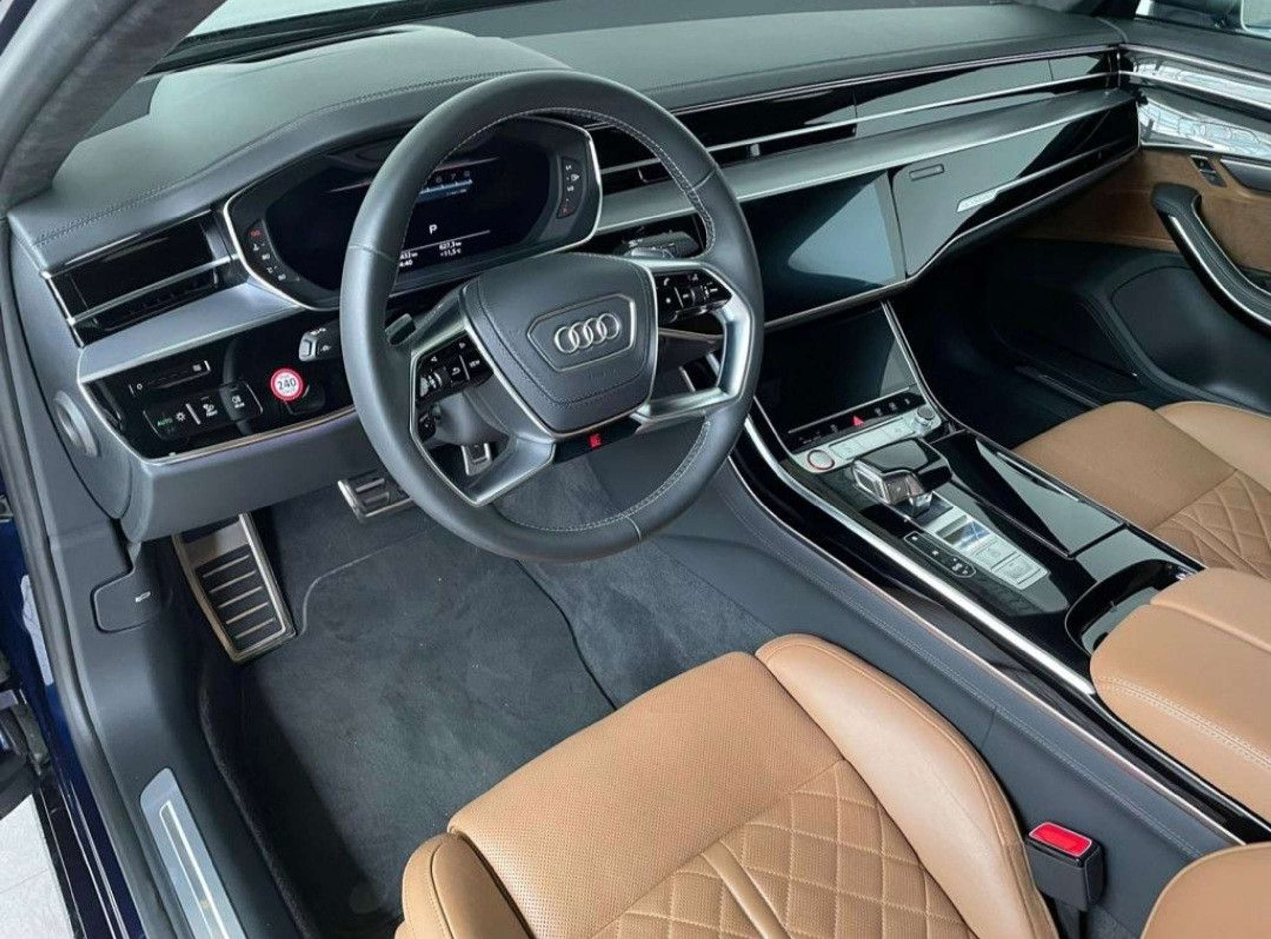 Audi - S8