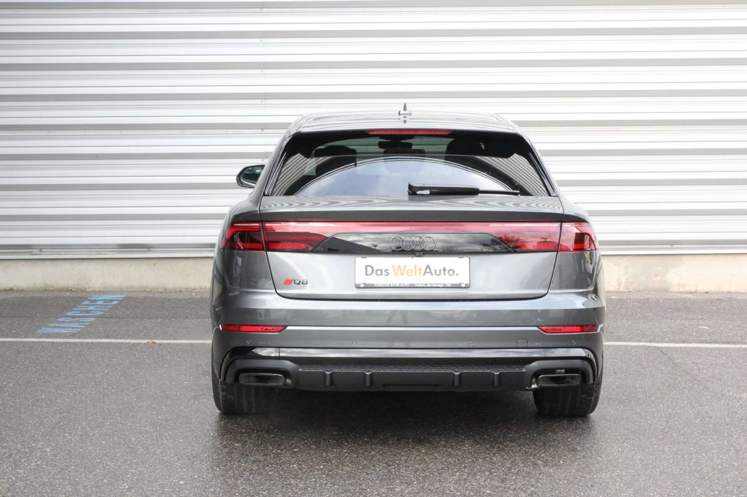 Audi - Q8