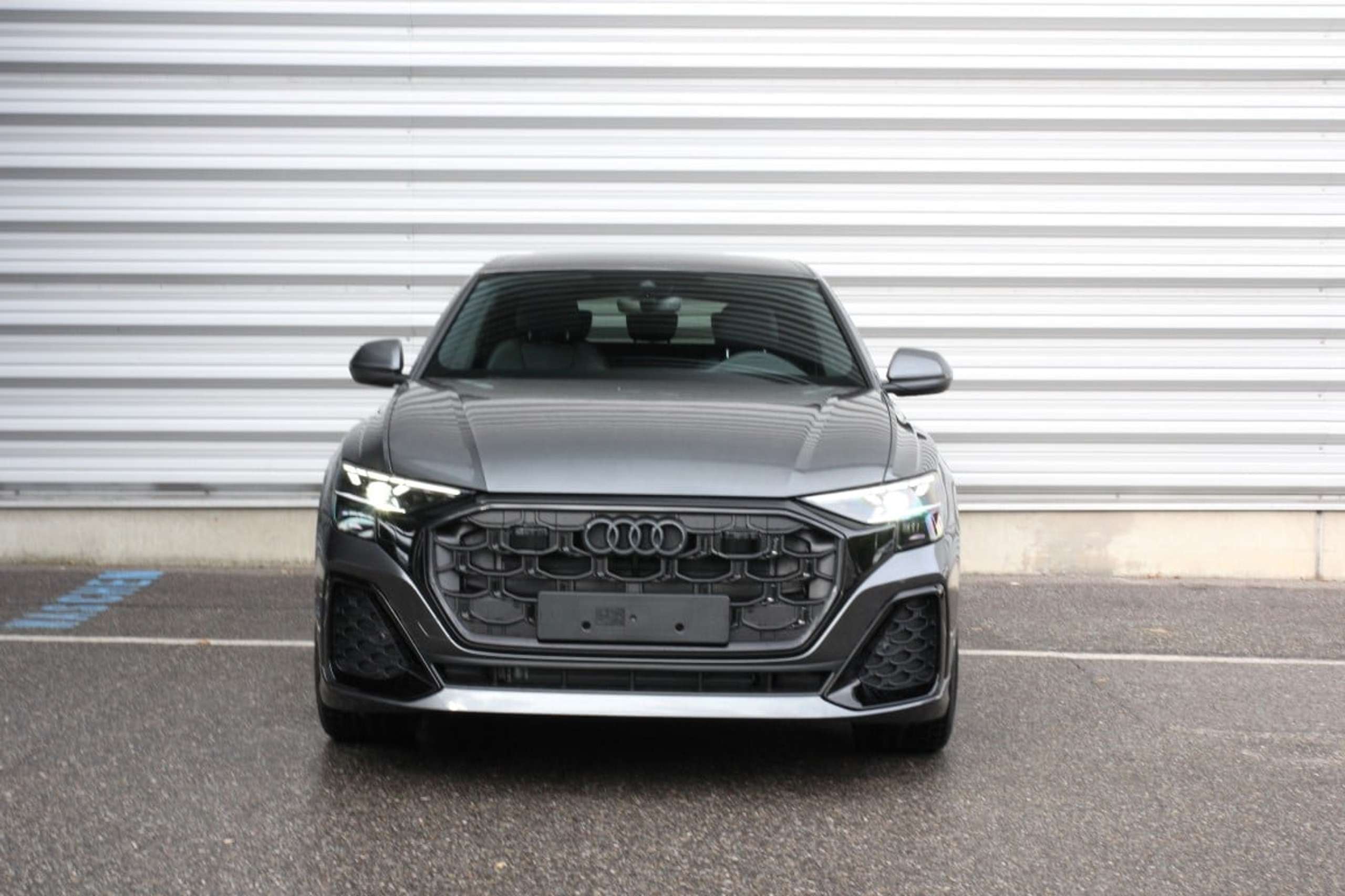 Audi - Q8