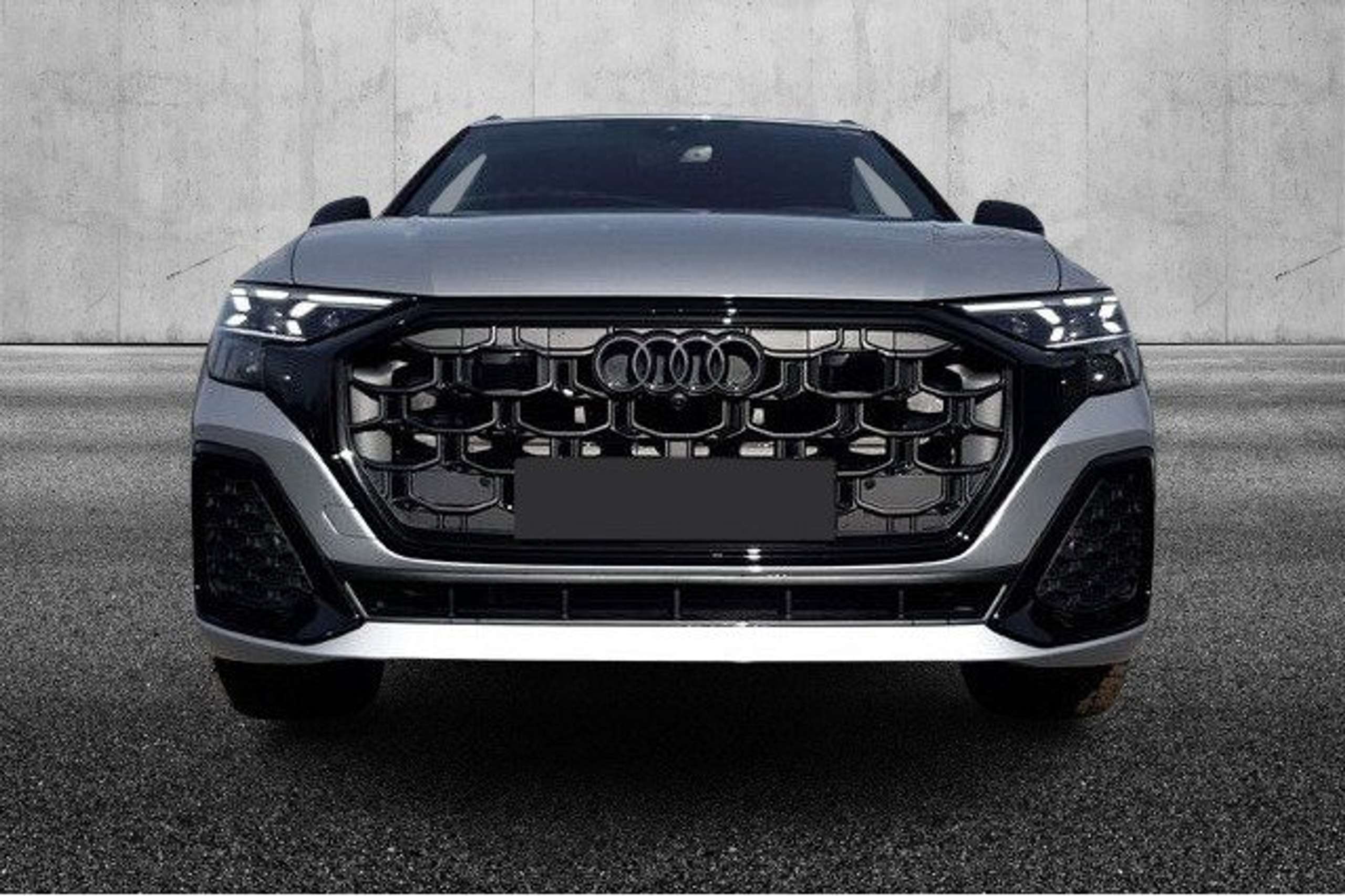 Audi - Q8