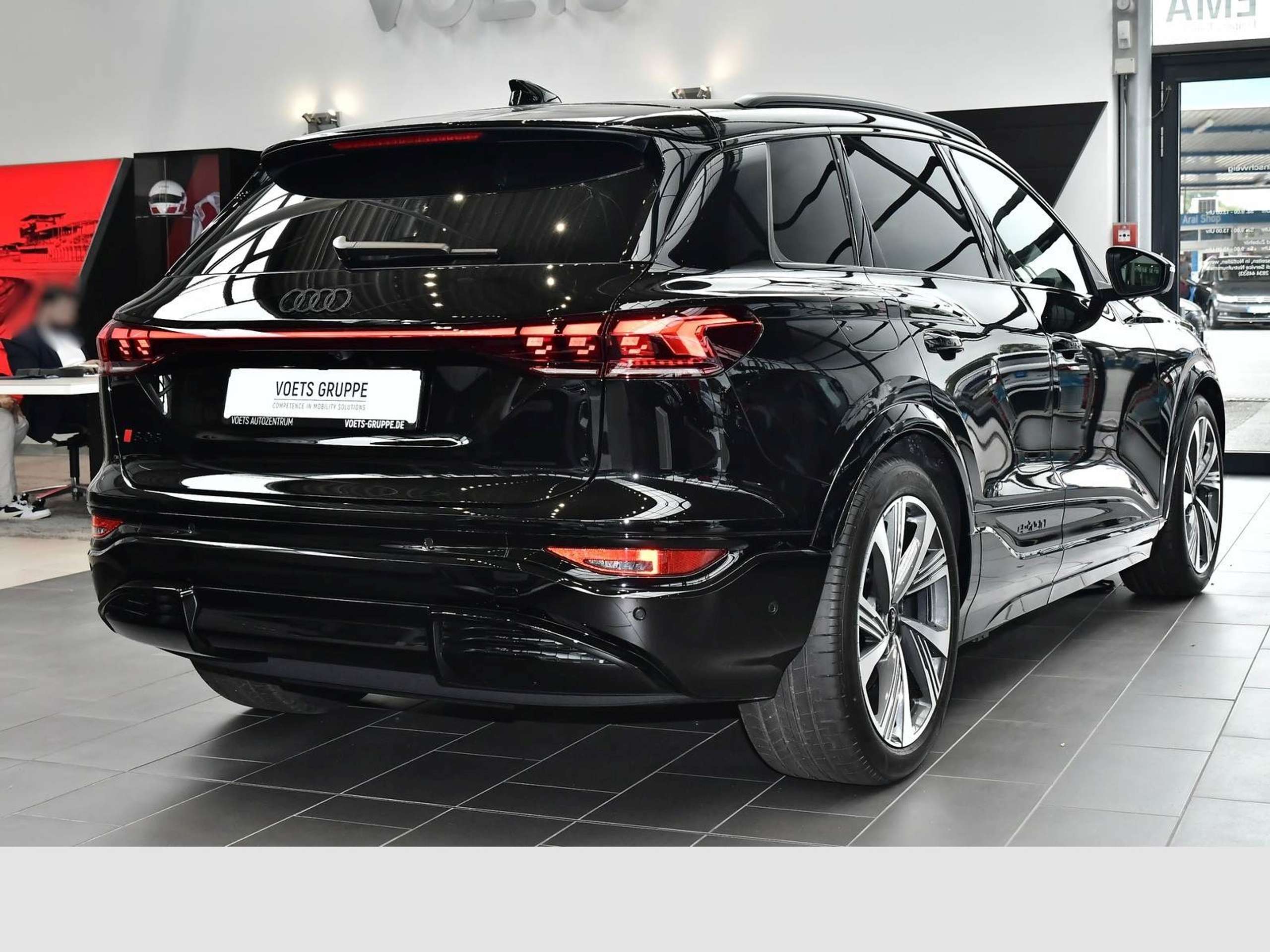 Audi - SQ6