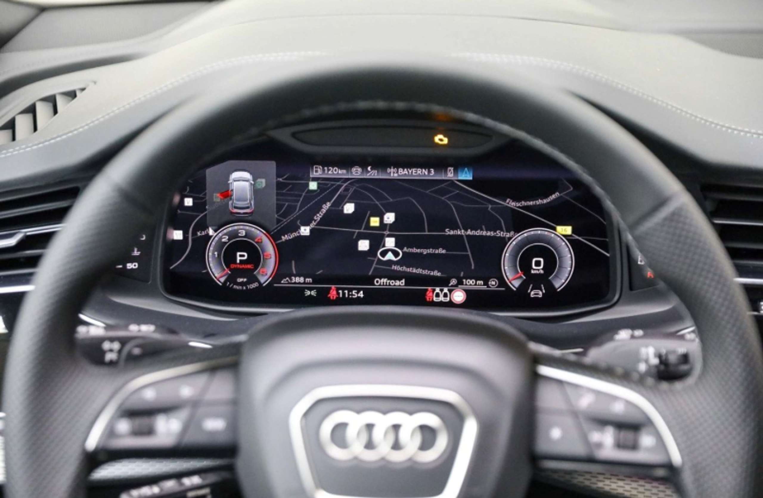 Audi - Q8