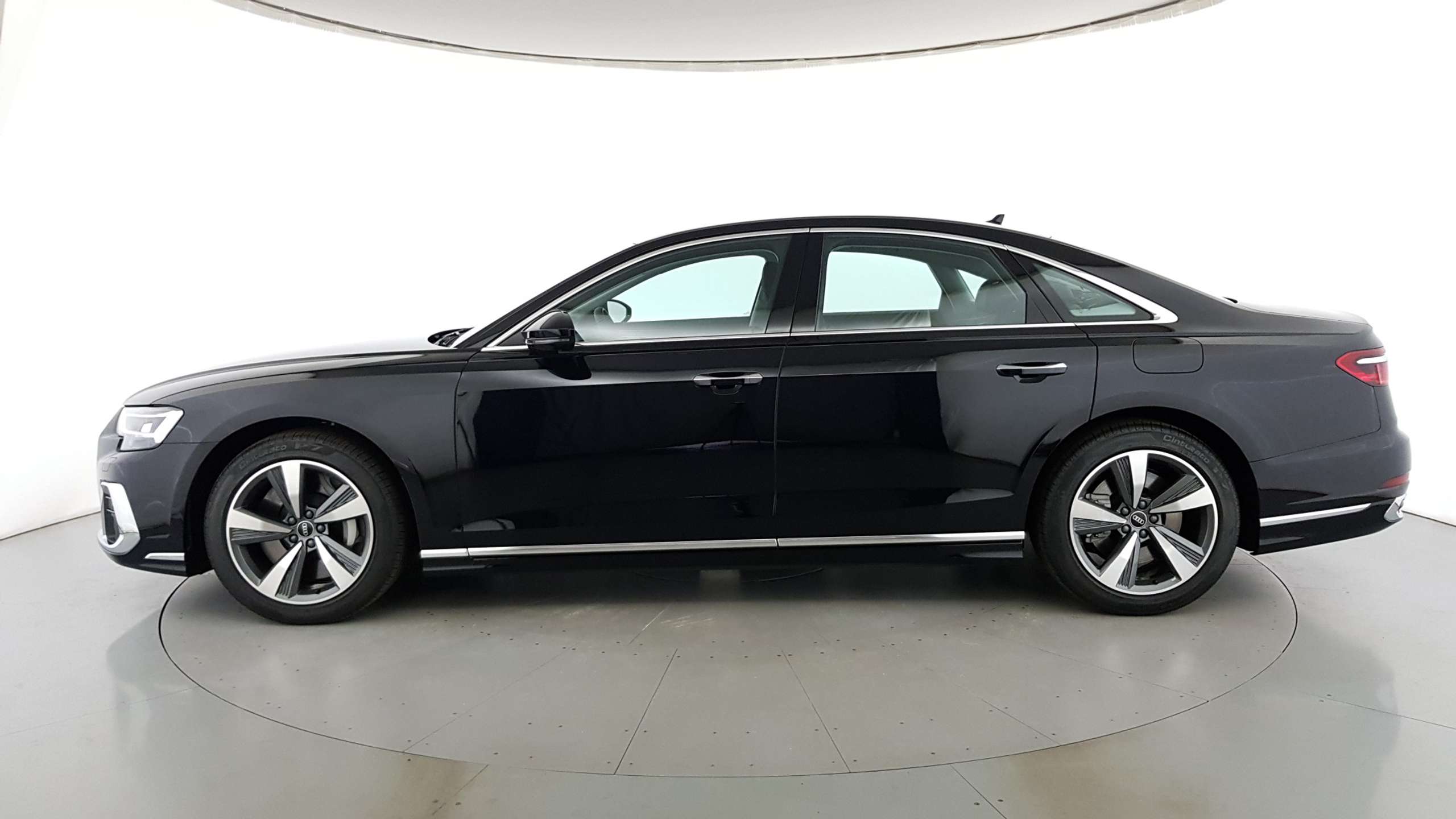 Audi - A8