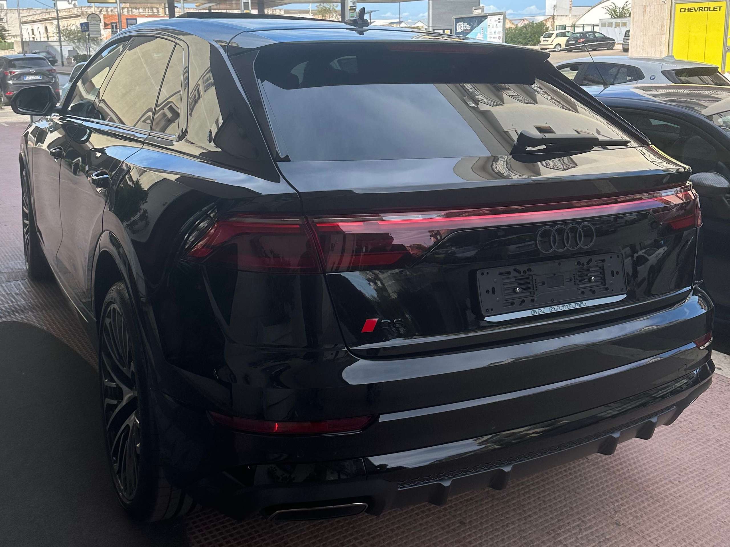 Audi - Q8