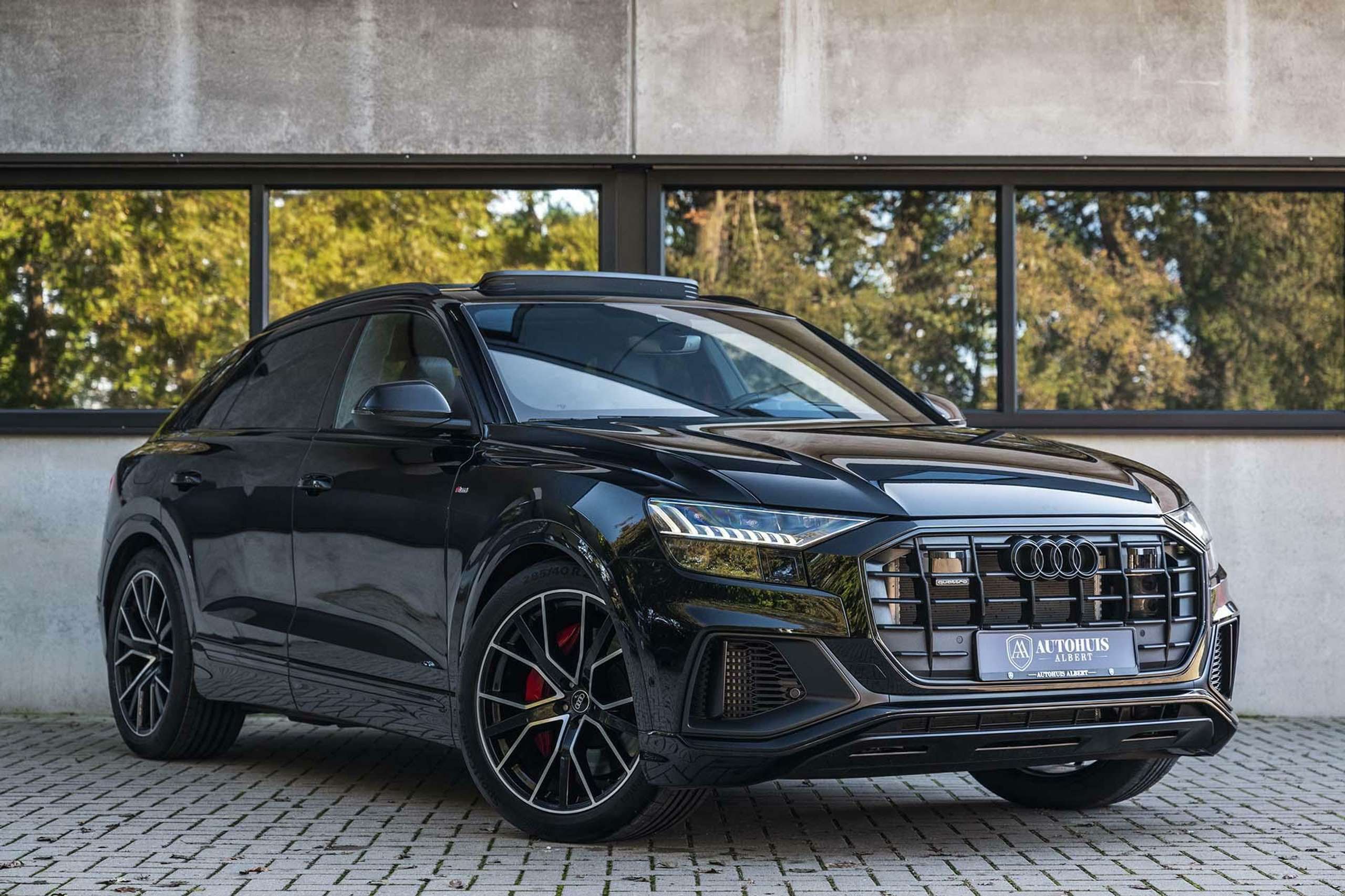 Audi - Q8