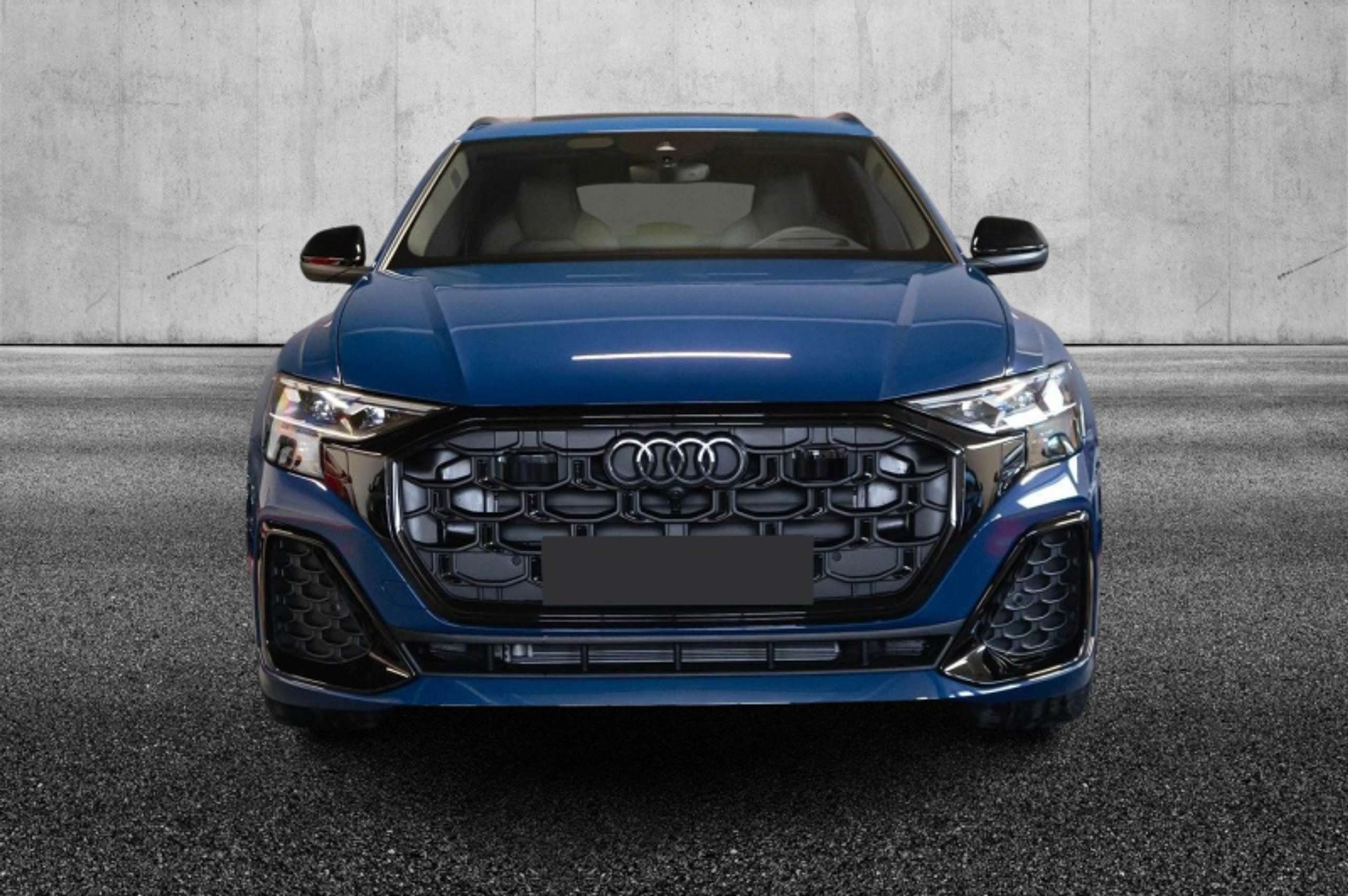 Audi - Q8