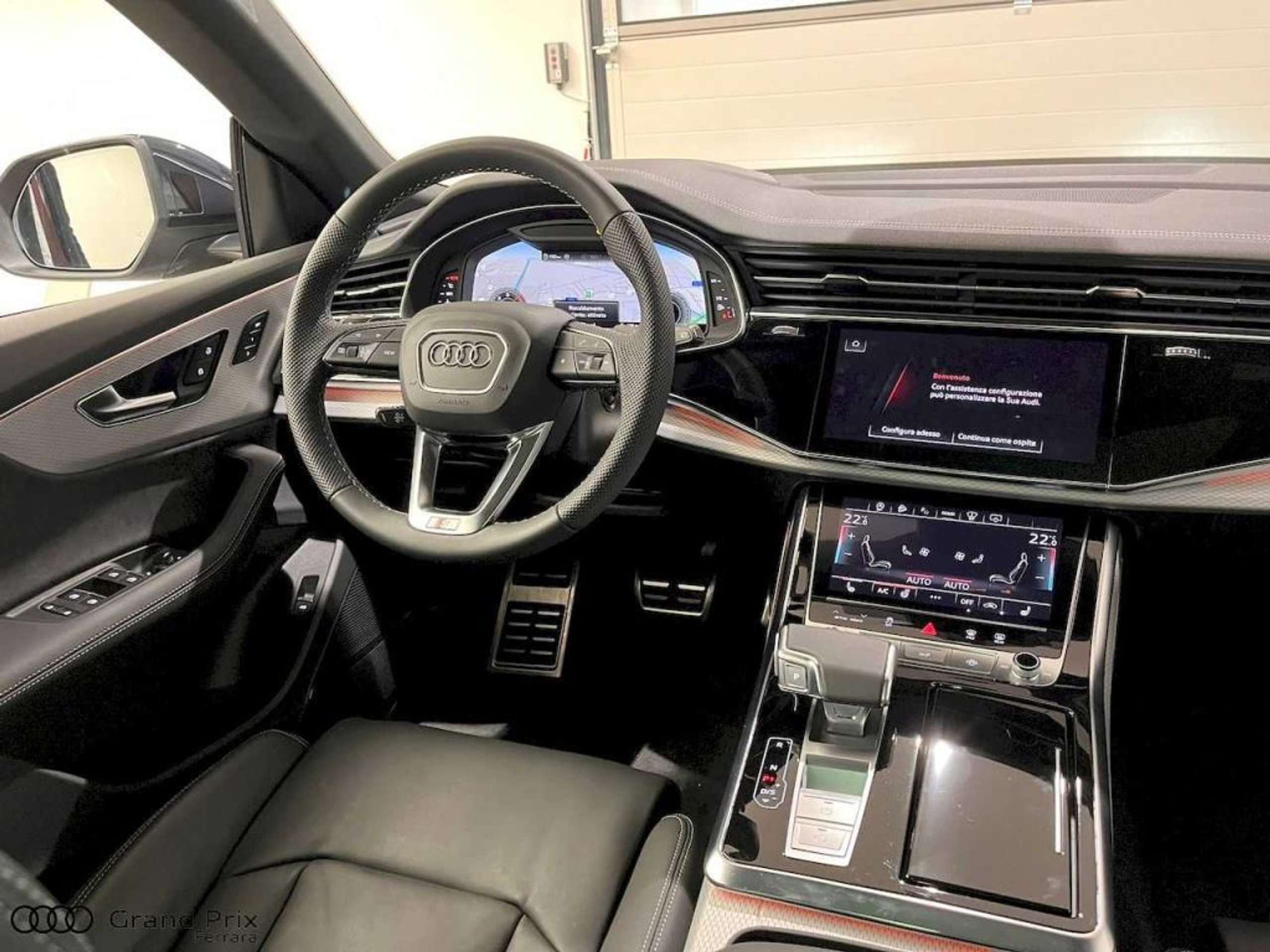 Audi - Q8