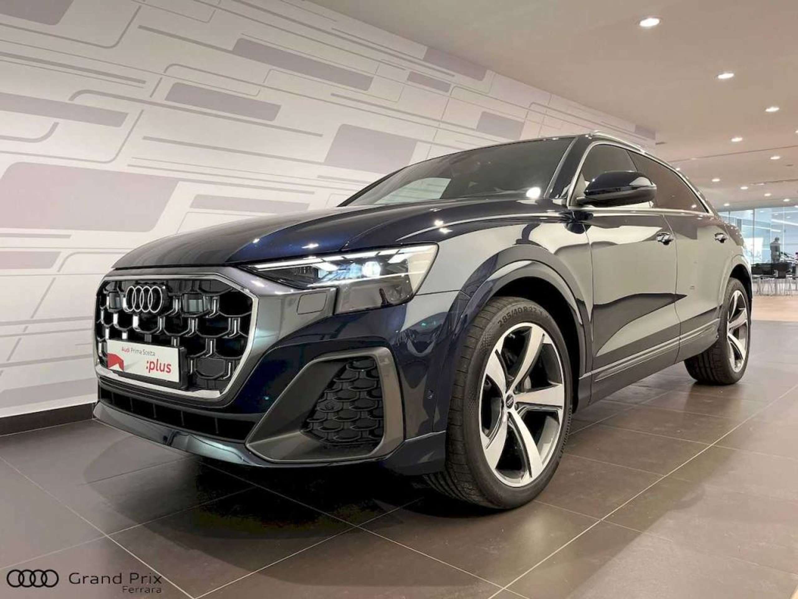 Audi - Q8