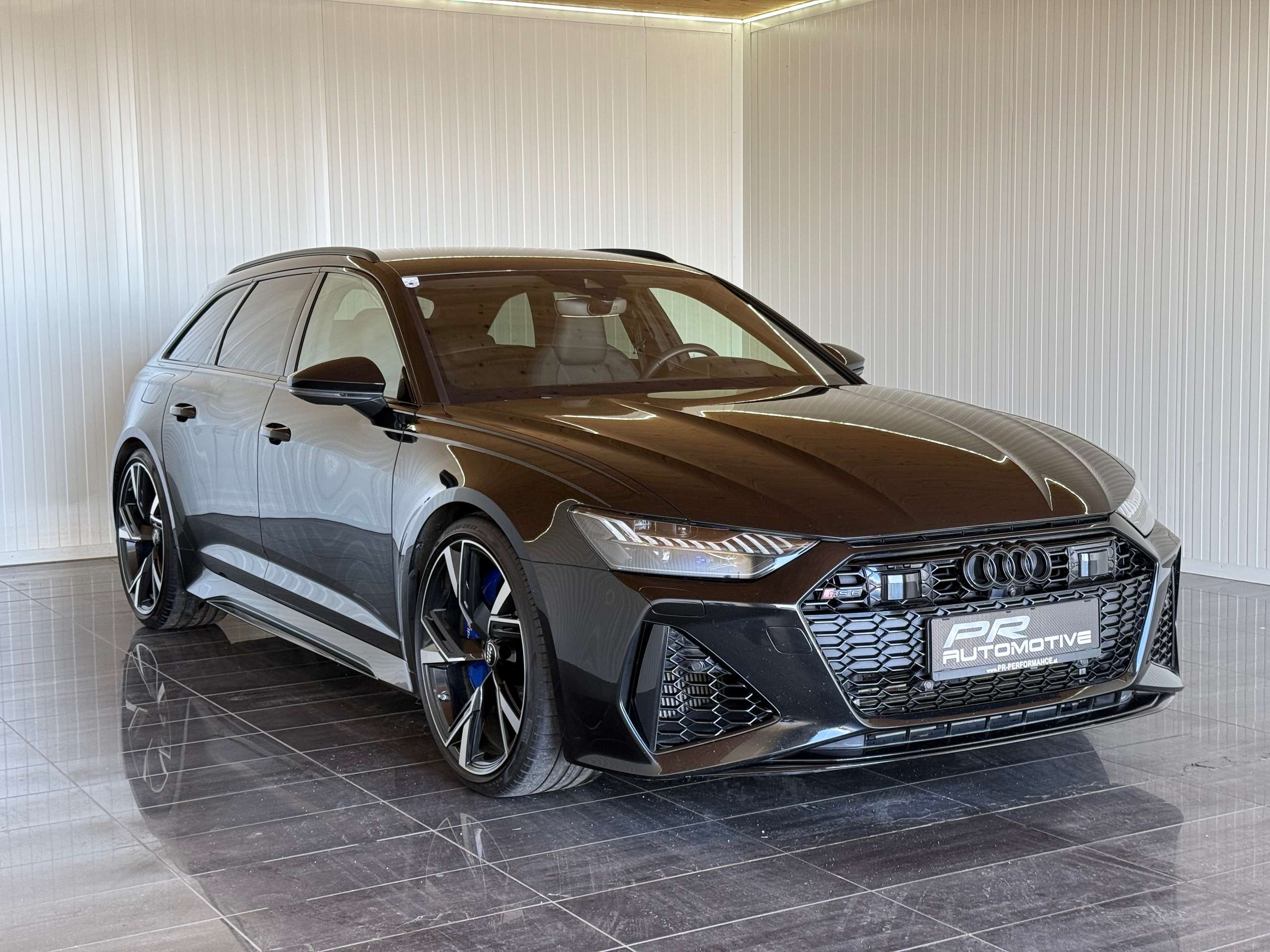 Audi - RS6