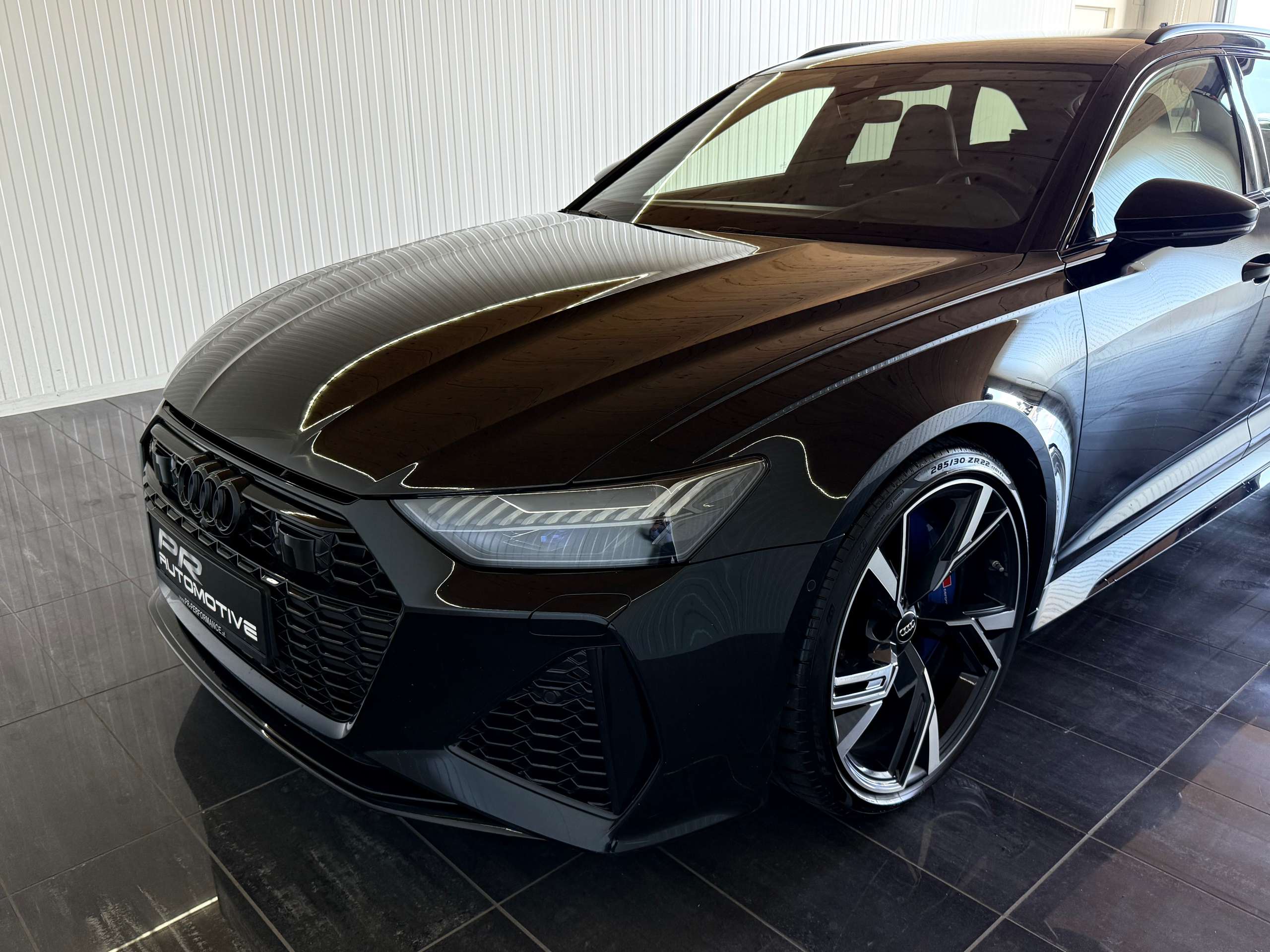 Audi - RS6