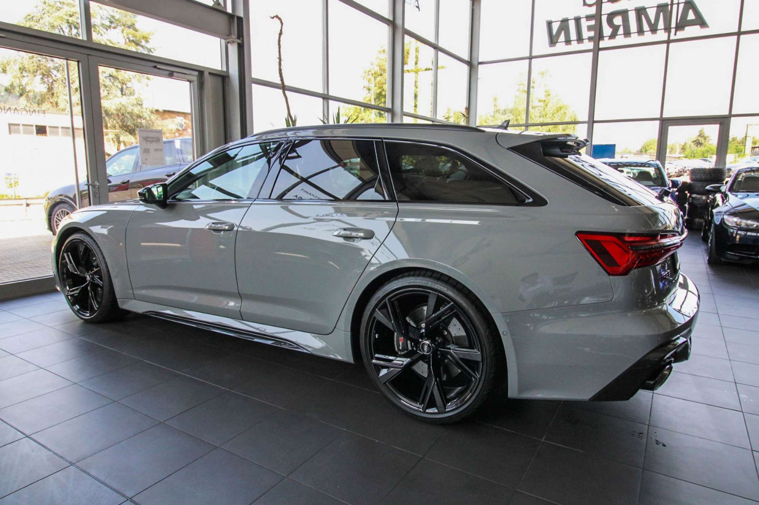 Audi - RS6