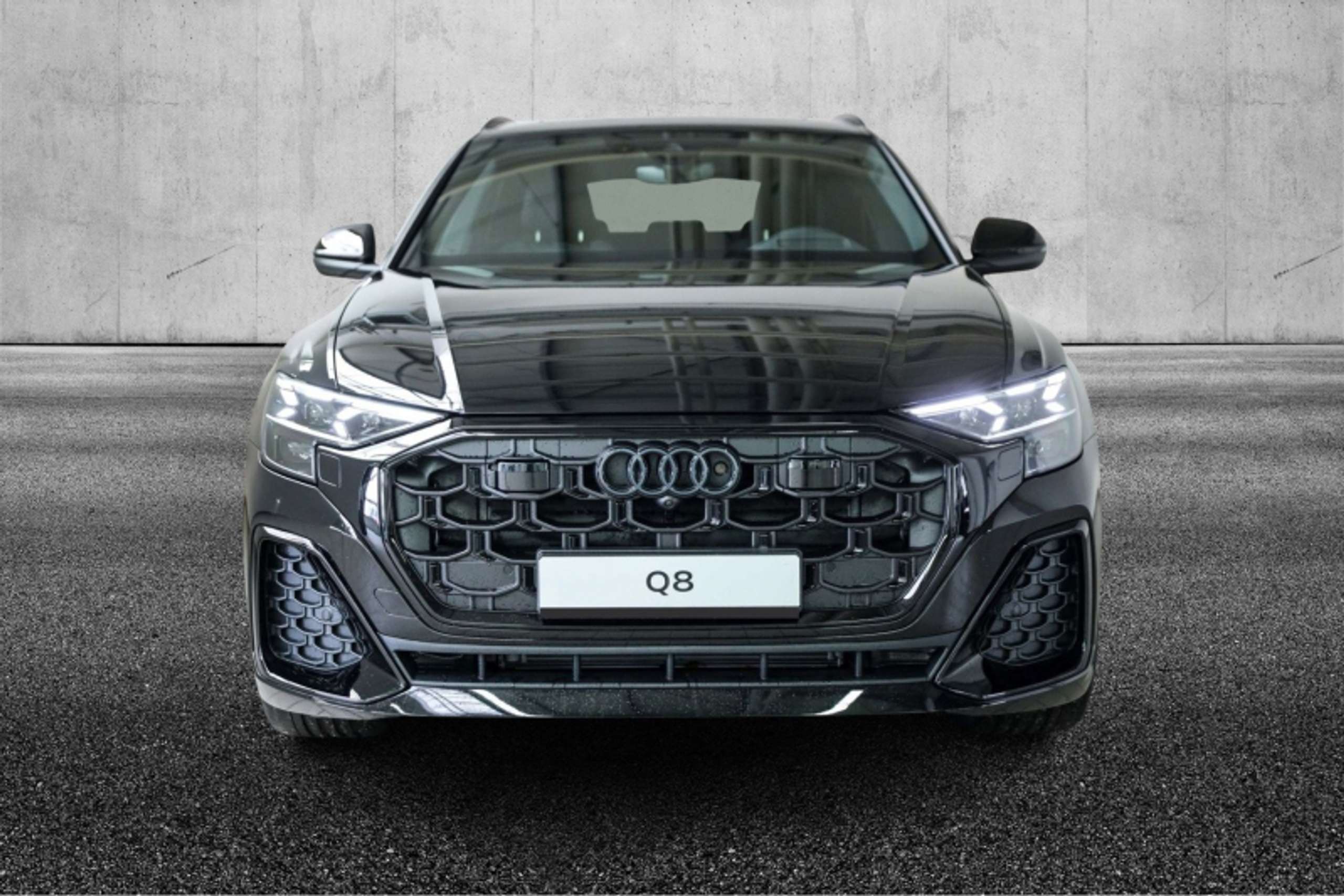 Audi - Q8