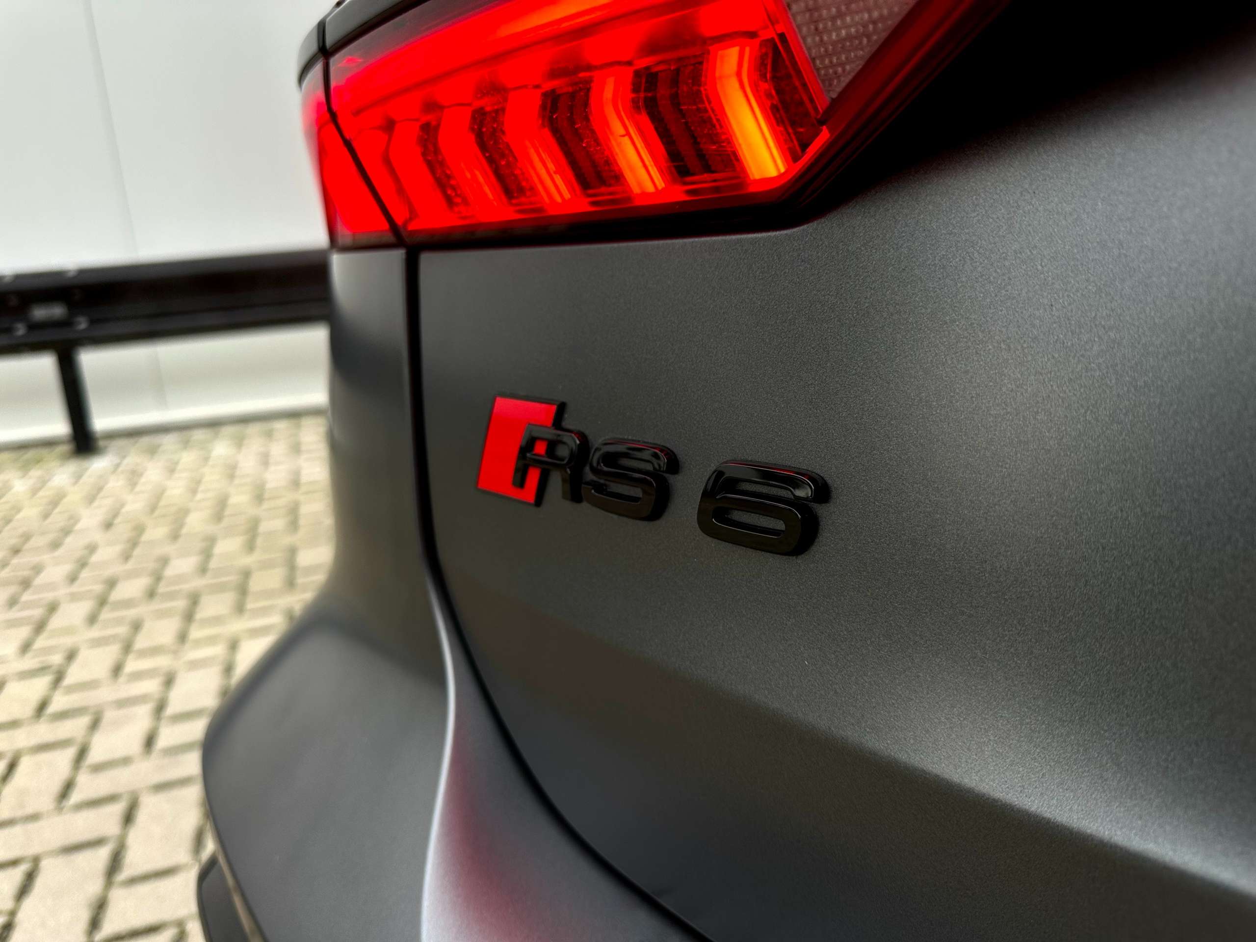 Audi - RS6