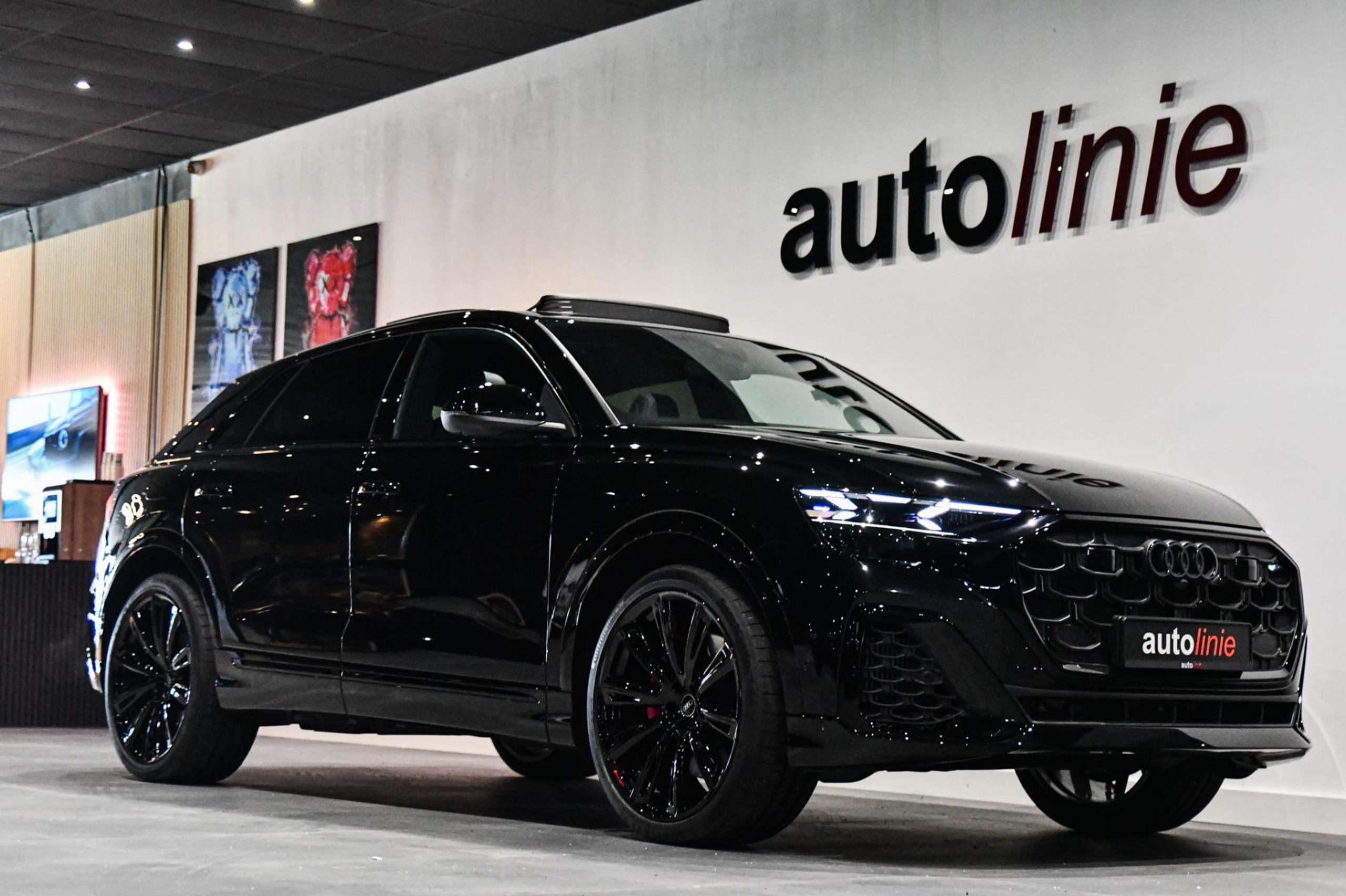 Audi - Q8