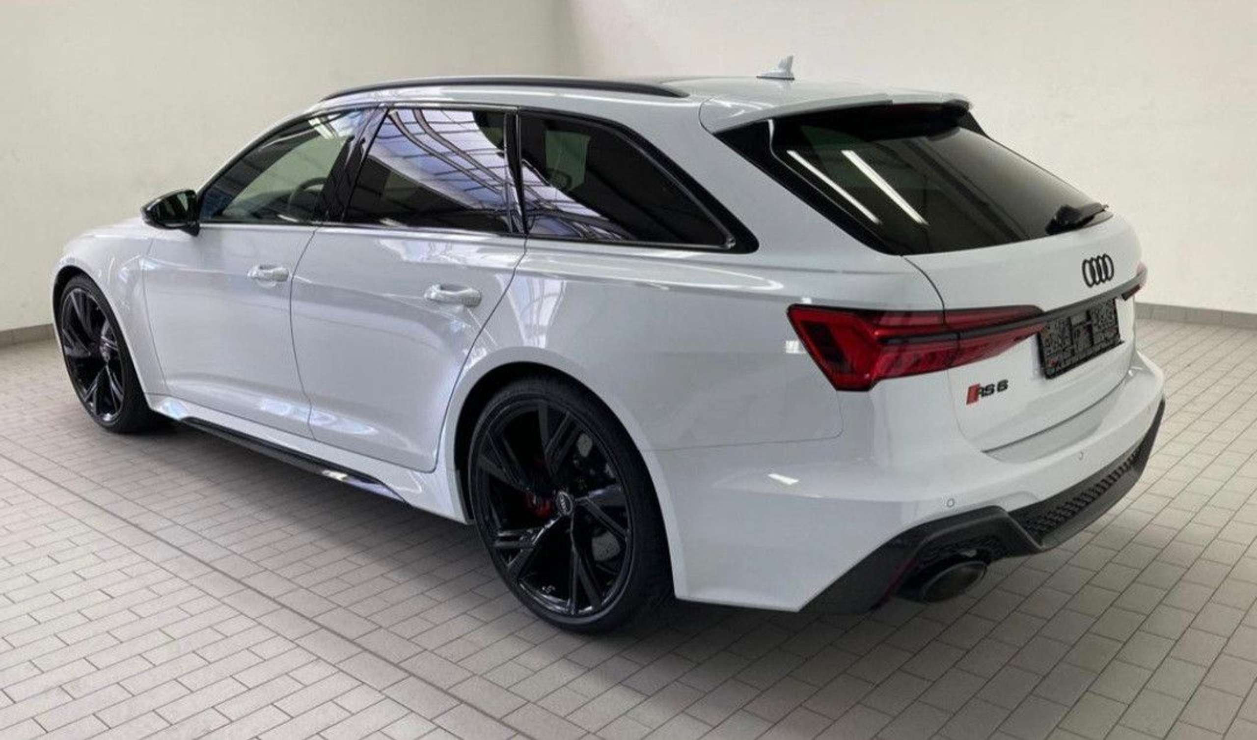 Audi - RS6