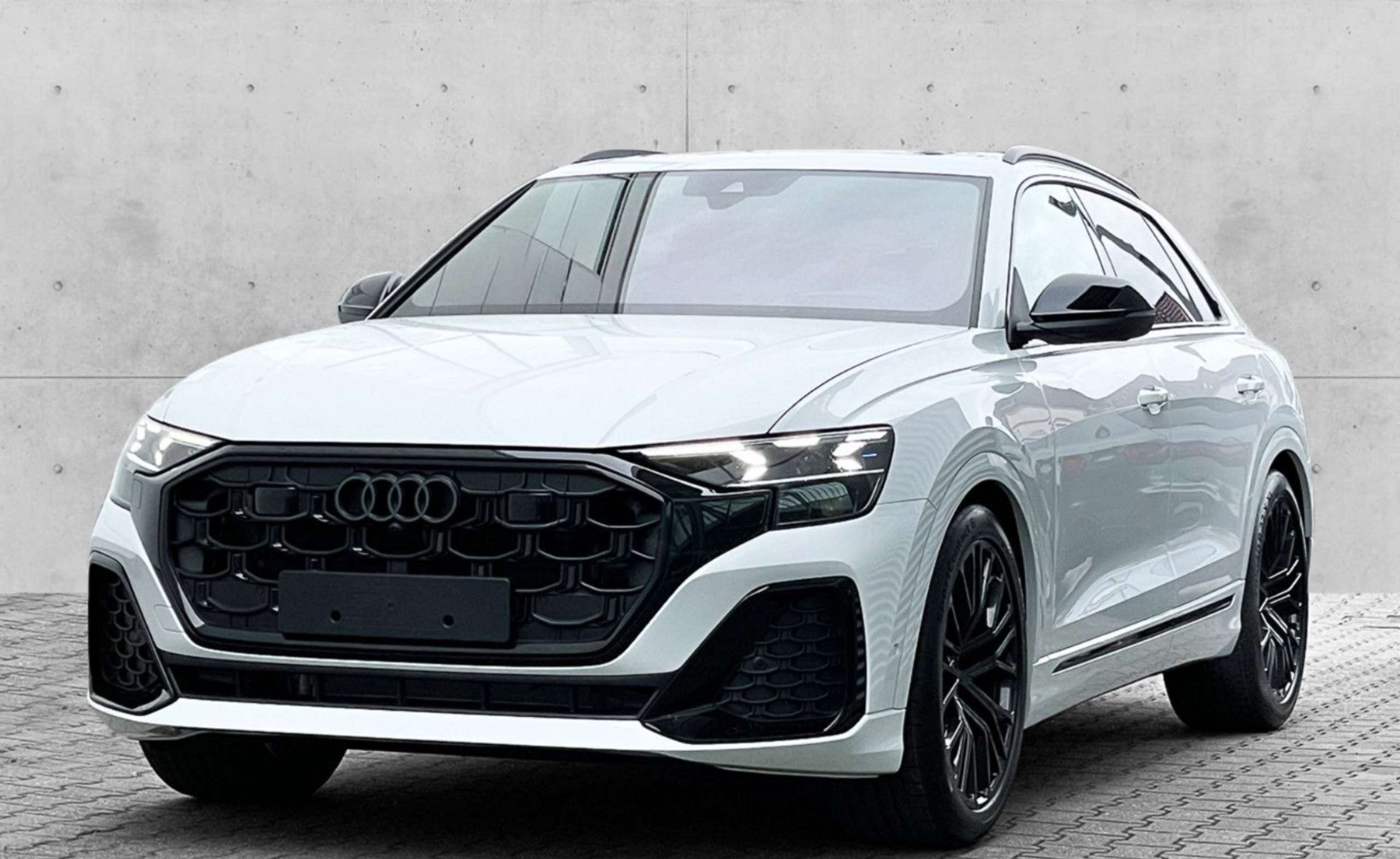 Audi - Q8