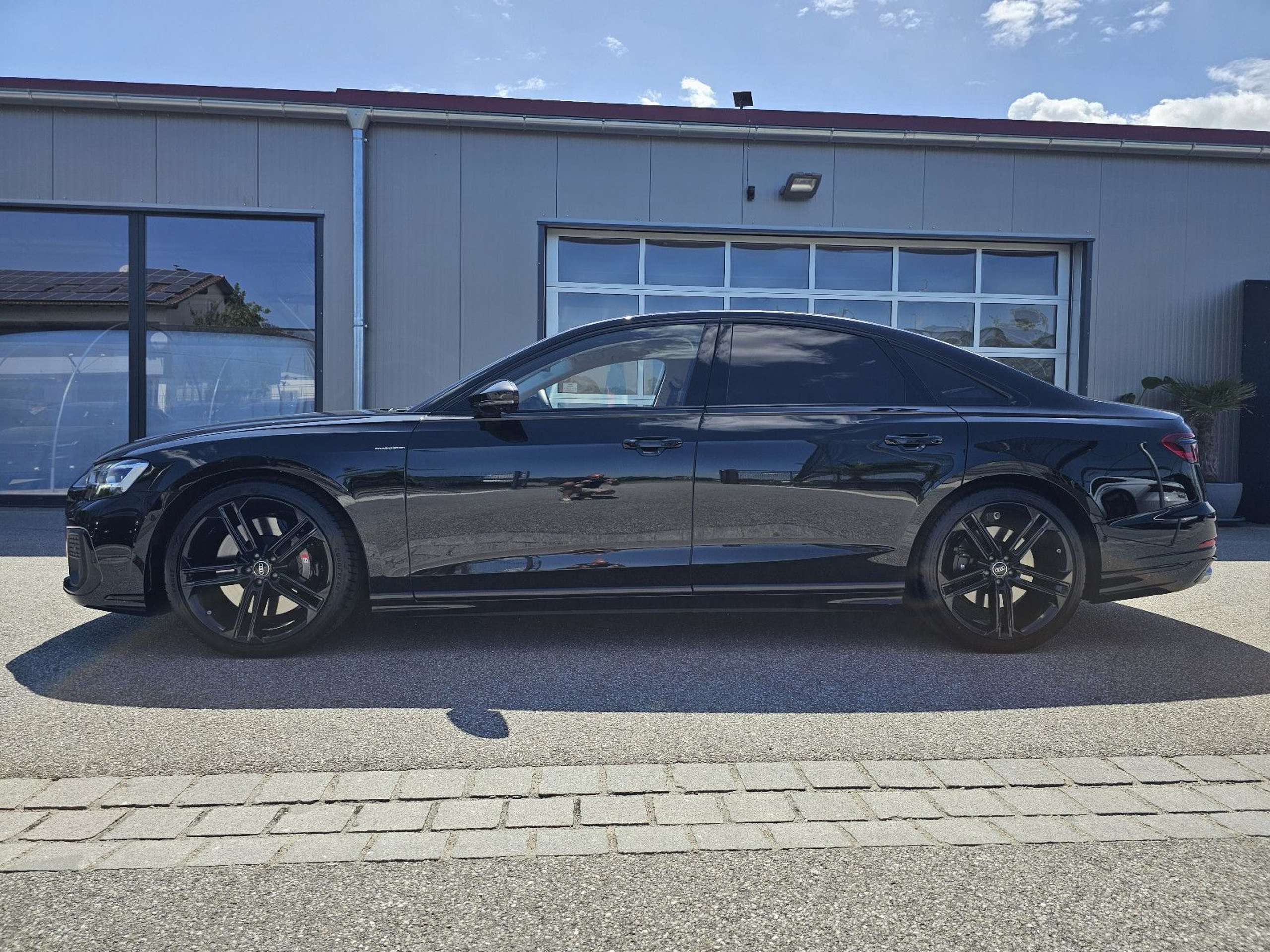 Audi - S8