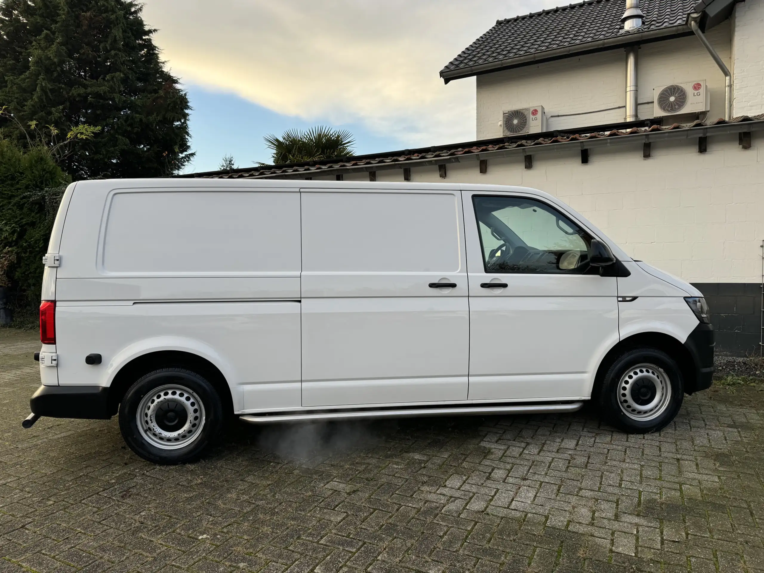 Volkswagen - T6 Transporter