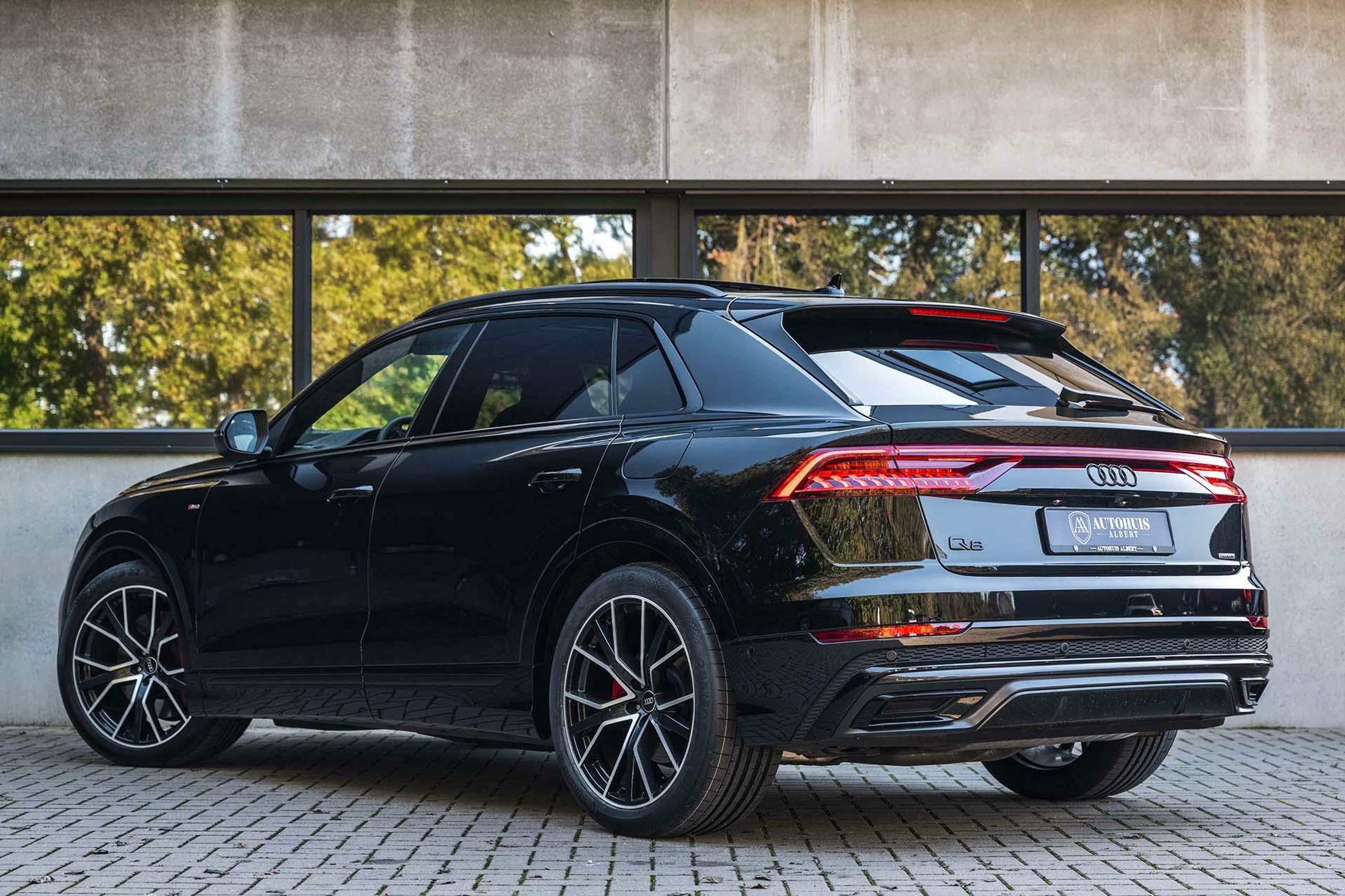 Audi - Q8